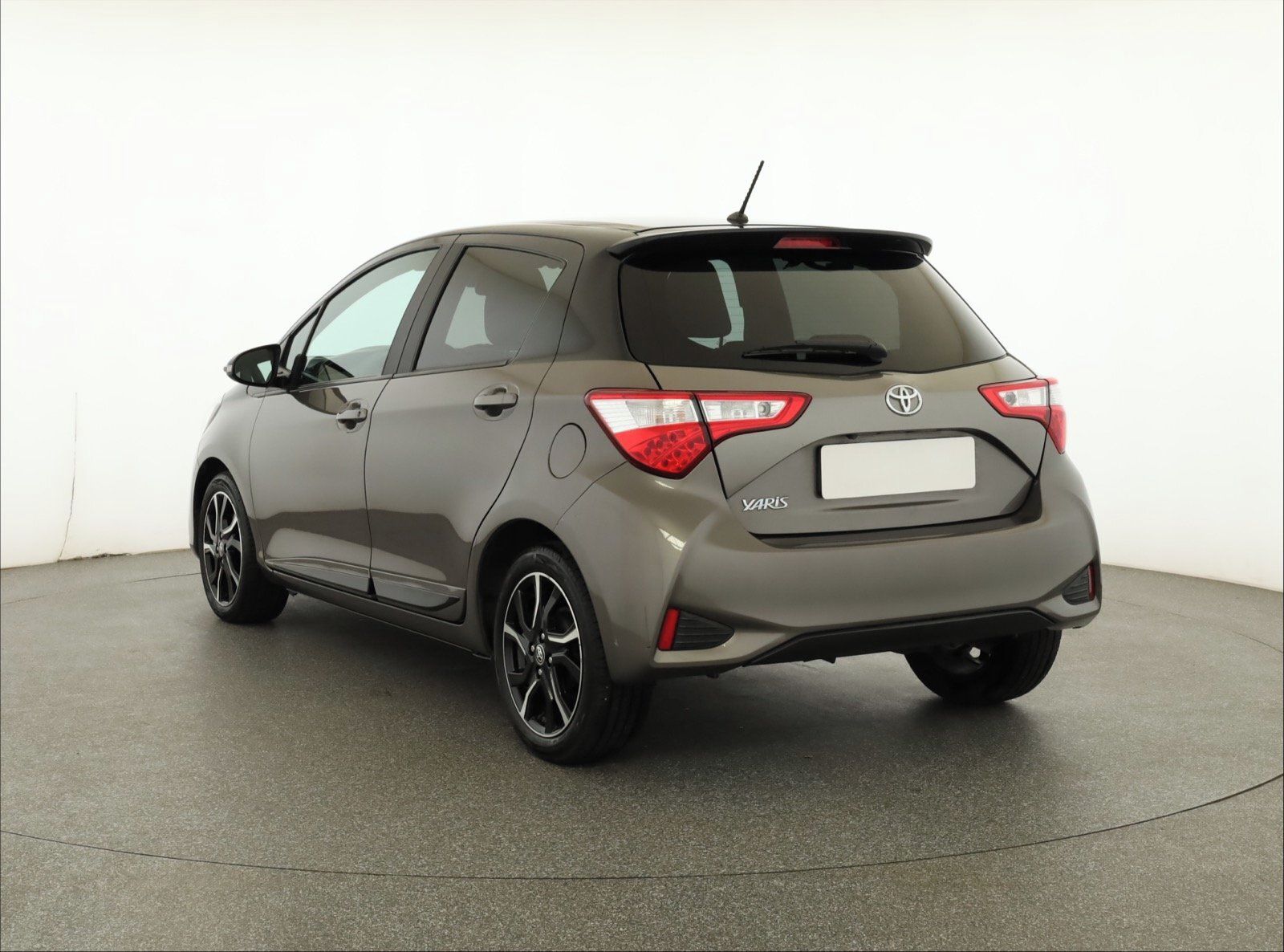 Toyota Yaris, 1.5 Dual VVT-i, Automat, ČR - fotka 4