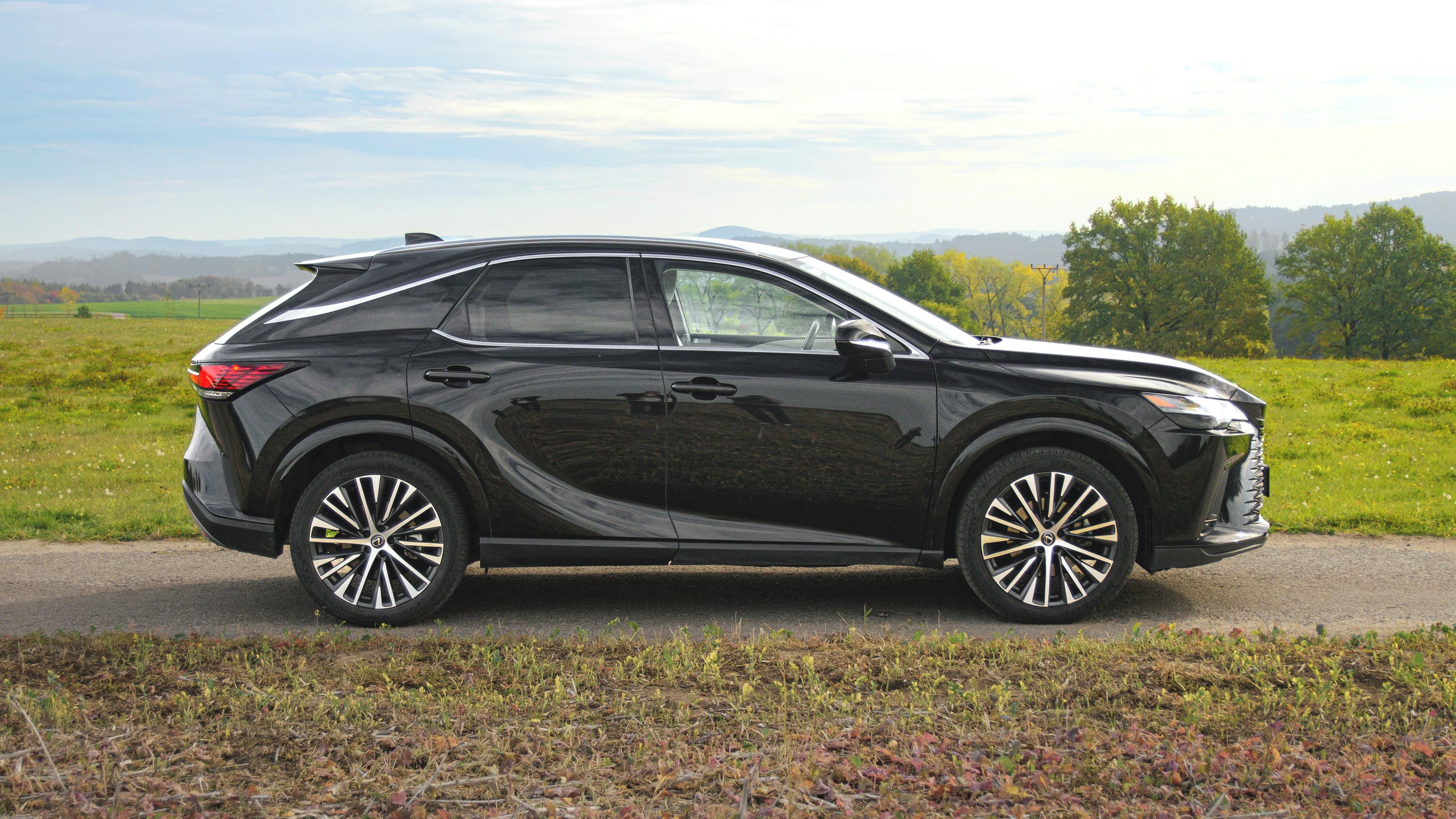 Lexus RX, 350H AWD 2,5/140kW ČR 1.Maj - fotka 4