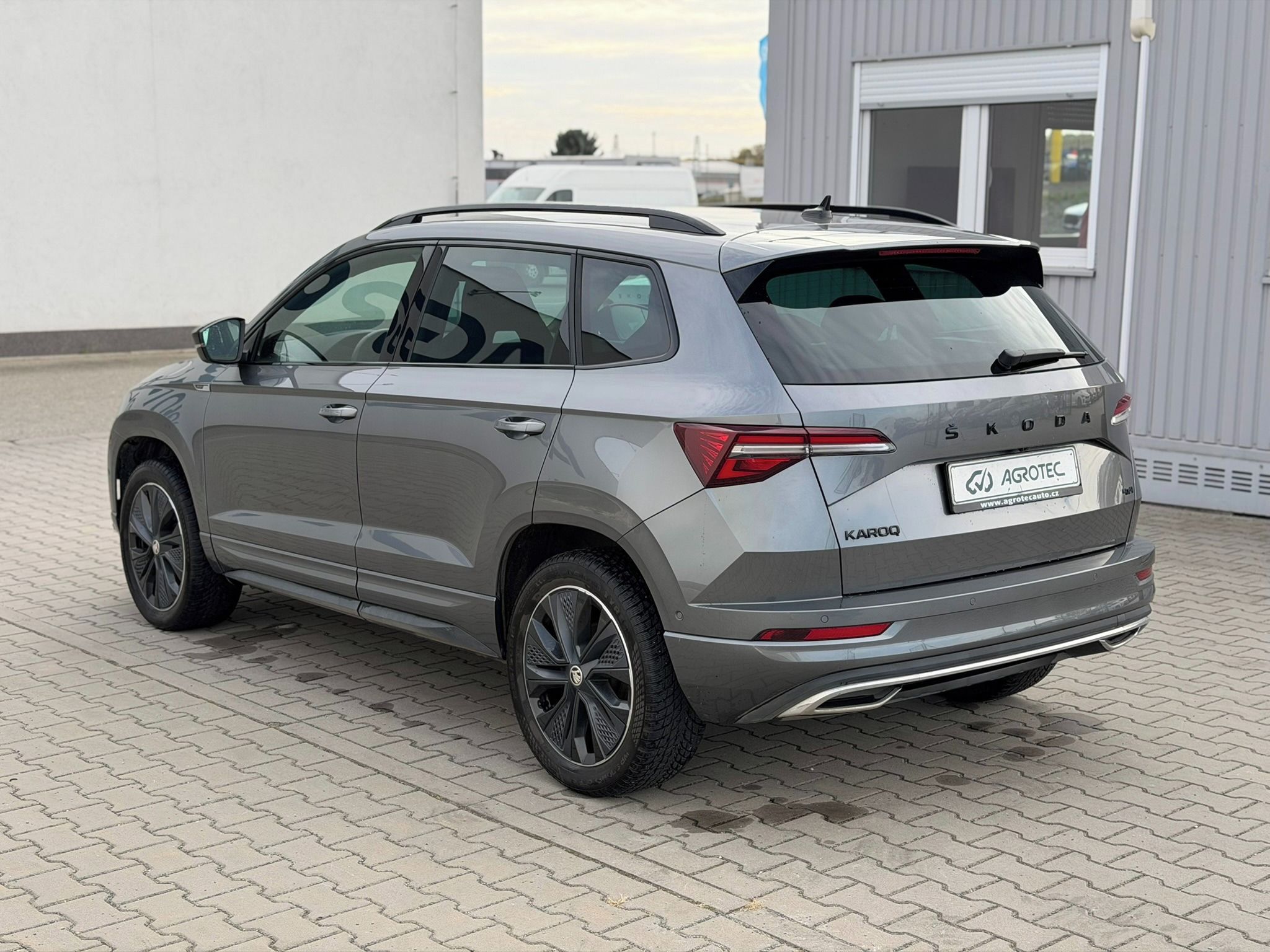Škoda Karoq, 2.0 TDI 110 kW Sportline 4x4 D - fotka 5