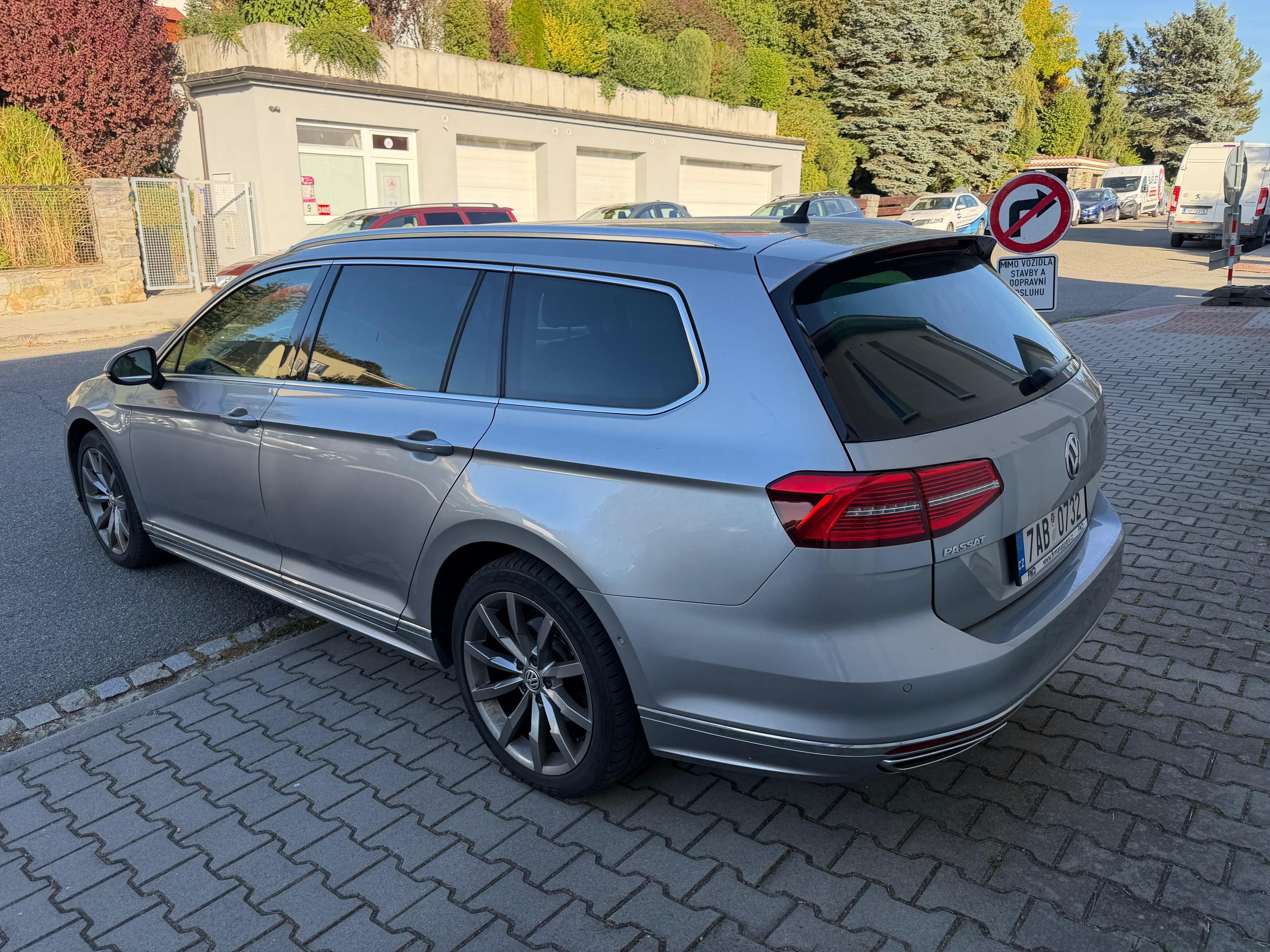 Volkswagen Passat, 2.0tdi,dsg,R-line,alcantara - fotka 3