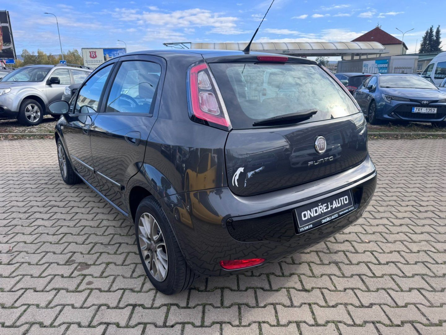Fiat Punto, 1,2i 51 KW PRVNÍ MAJITEL - fotka 4