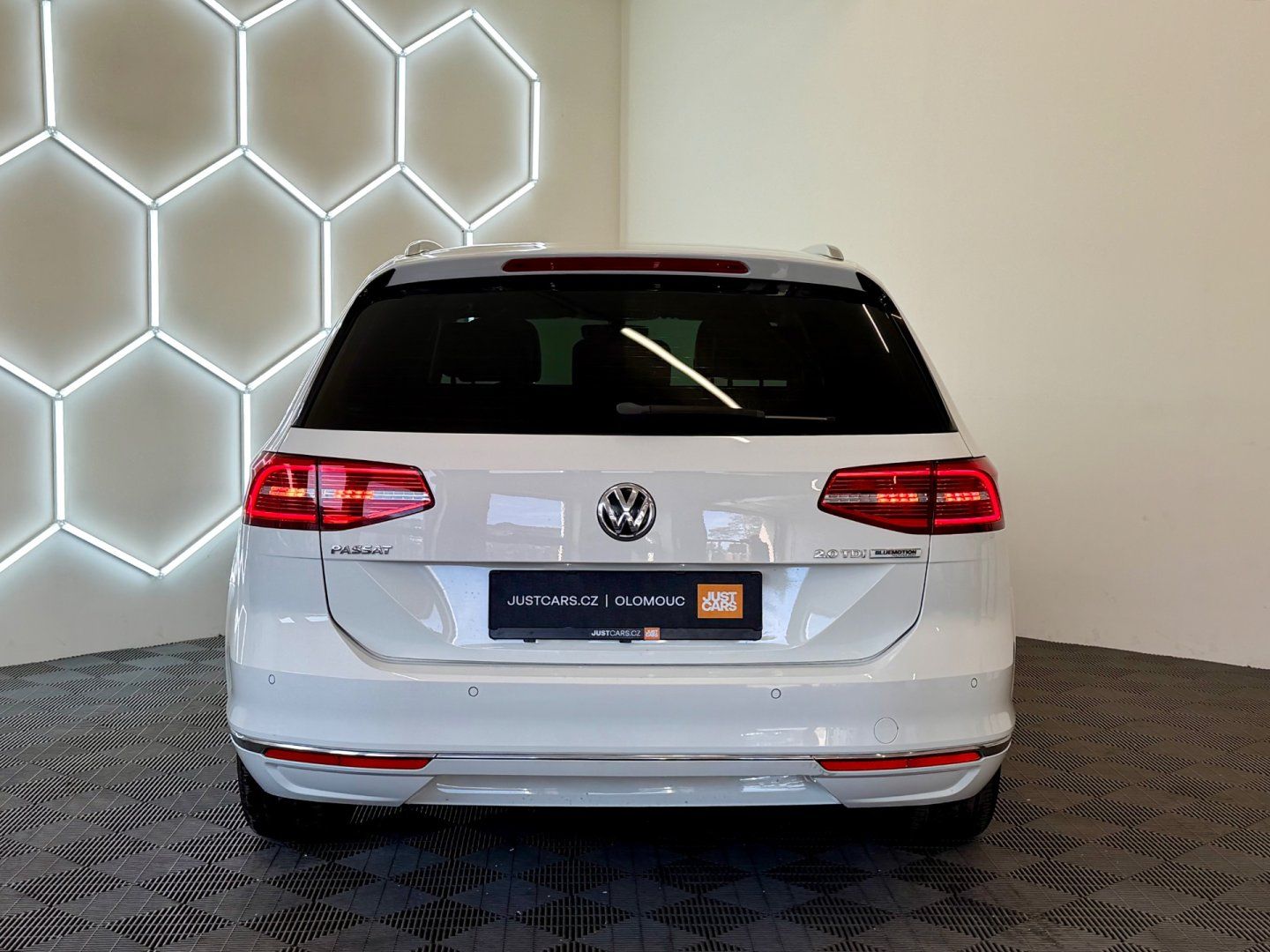 Volkswagen Passat Variant, 2.0TDi, BLUMEMOTION, ČR, DSG - fotka 5