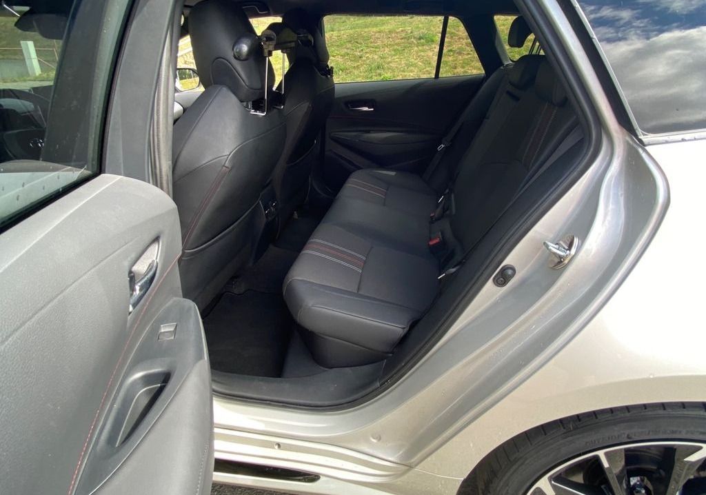 Toyota Corolla, GR Sport Dynamic 2.0 HSD - fotka 2