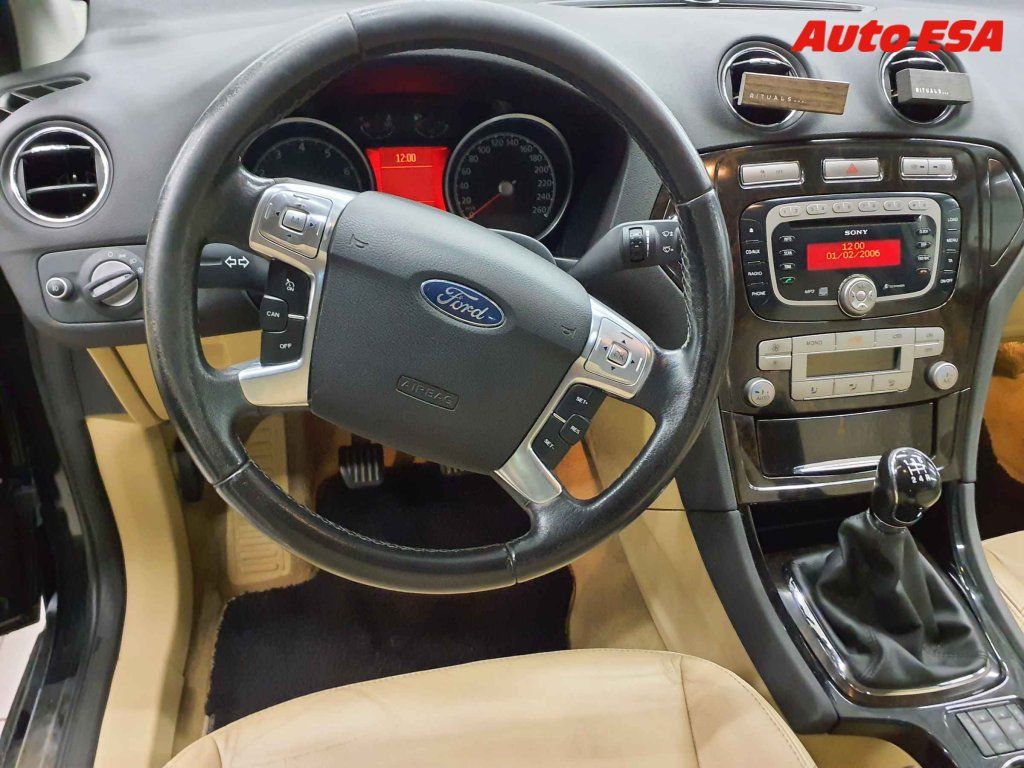 Ford Mondeo, 2.0i - fotka 3