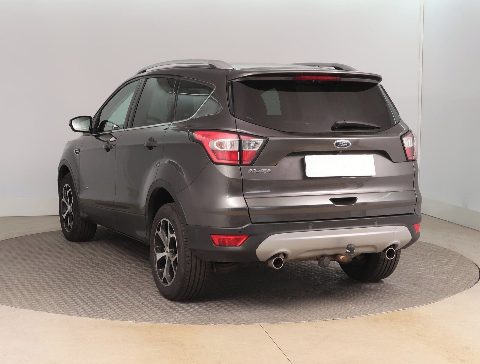 Ford Kuga, 2.0 TDCi, 4X4, ČR,1.maj - fotka 4