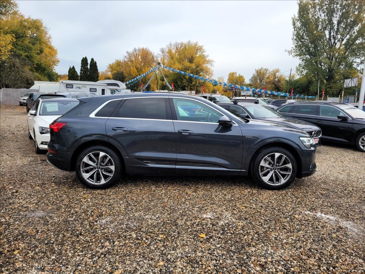 Audi e-tron, 55,95KWH,4x4,SOH 91,6%,tažné 1 - fotka 4