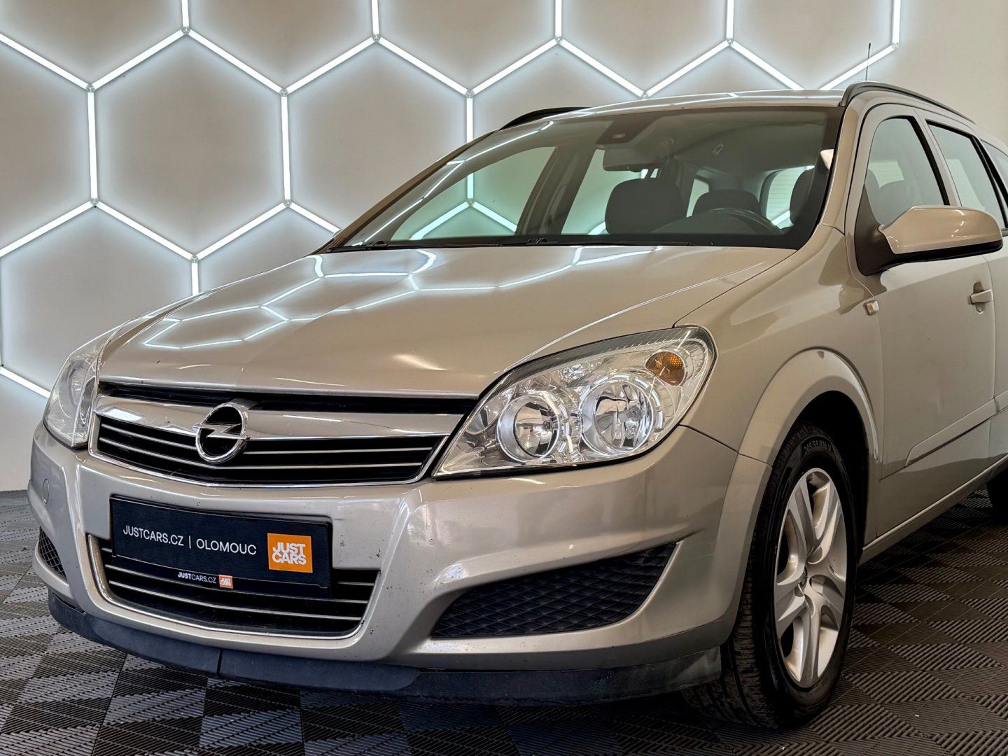 Opel Astra, 1.9CDTi, 74kW - fotka 4