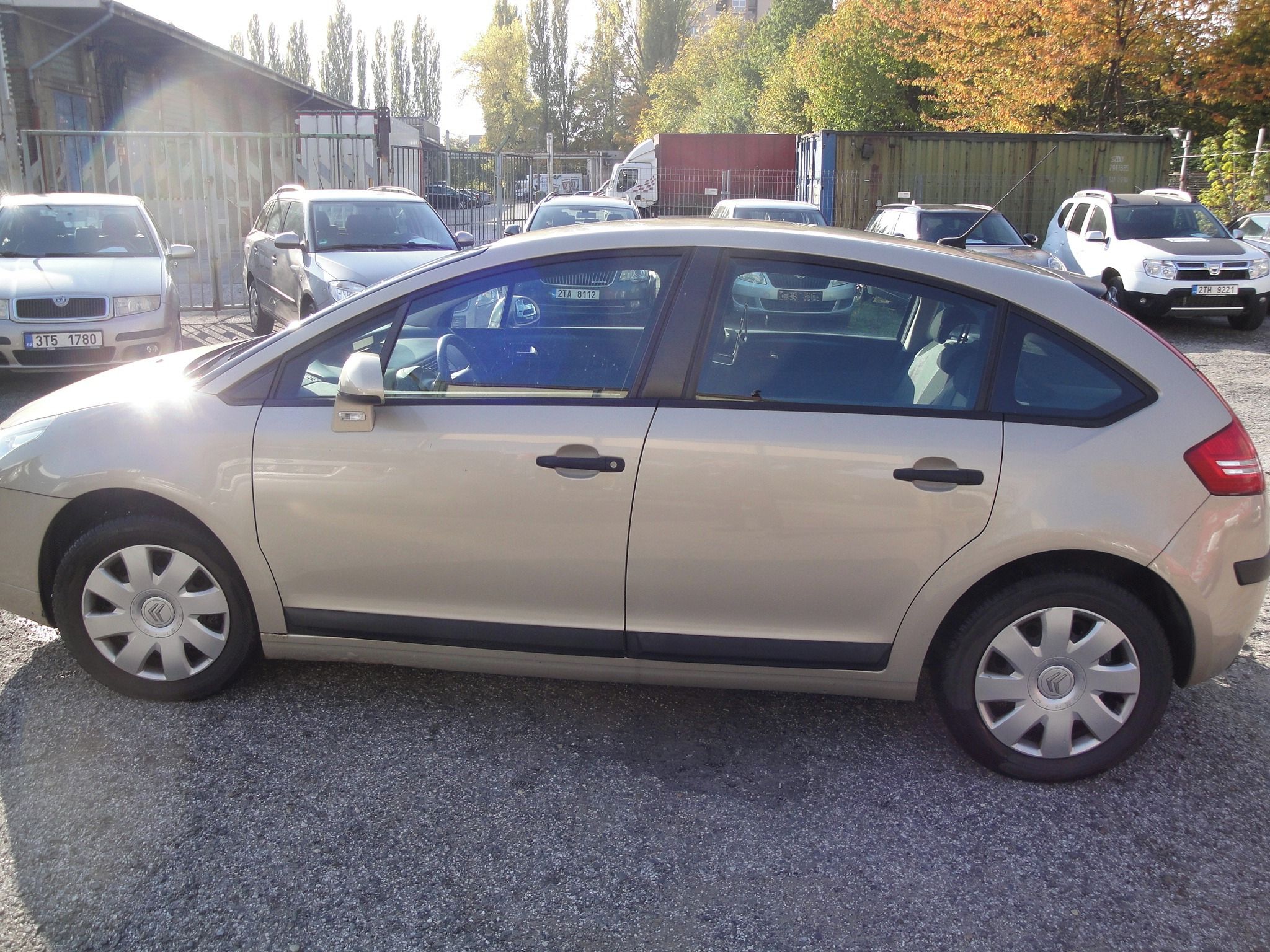 Citroën C4, 1.6HDi,66KW,1.maj - fotka 6