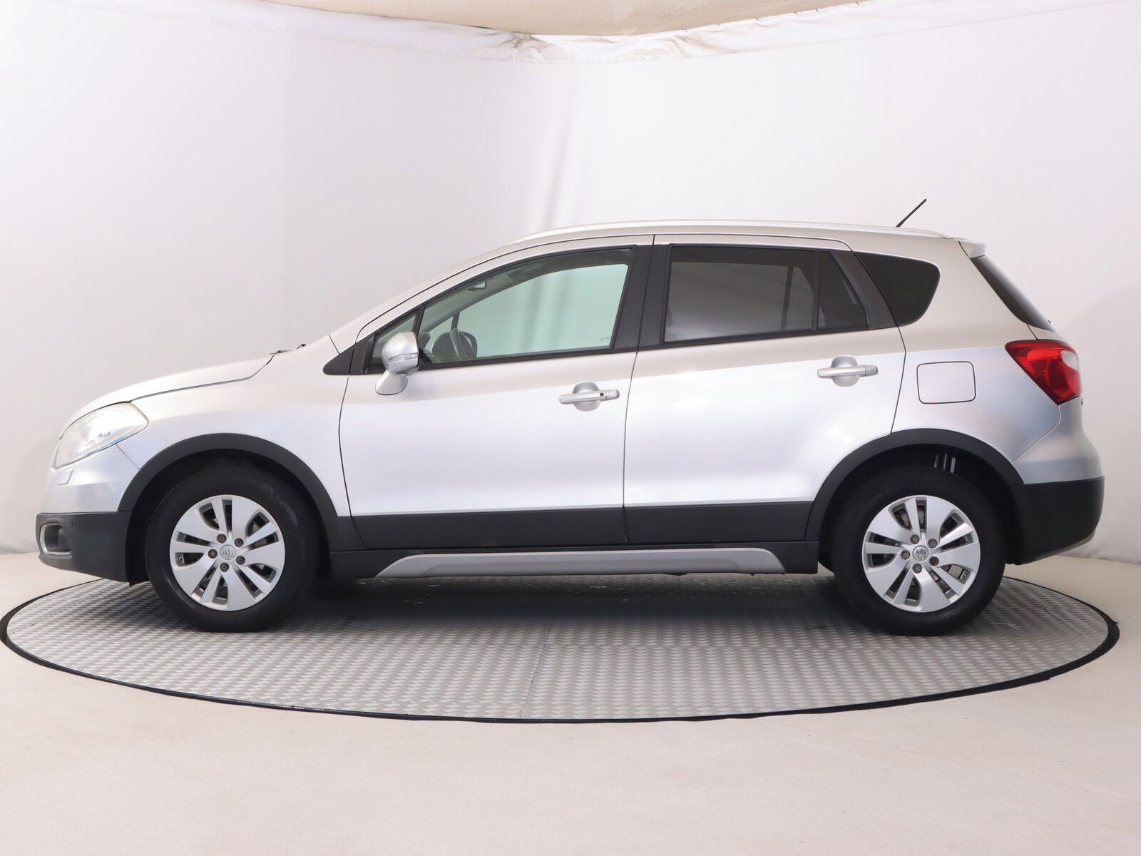 Suzuki SX4 S-Cross, 1.6 DDiS, Serv.kniha - fotka 3
