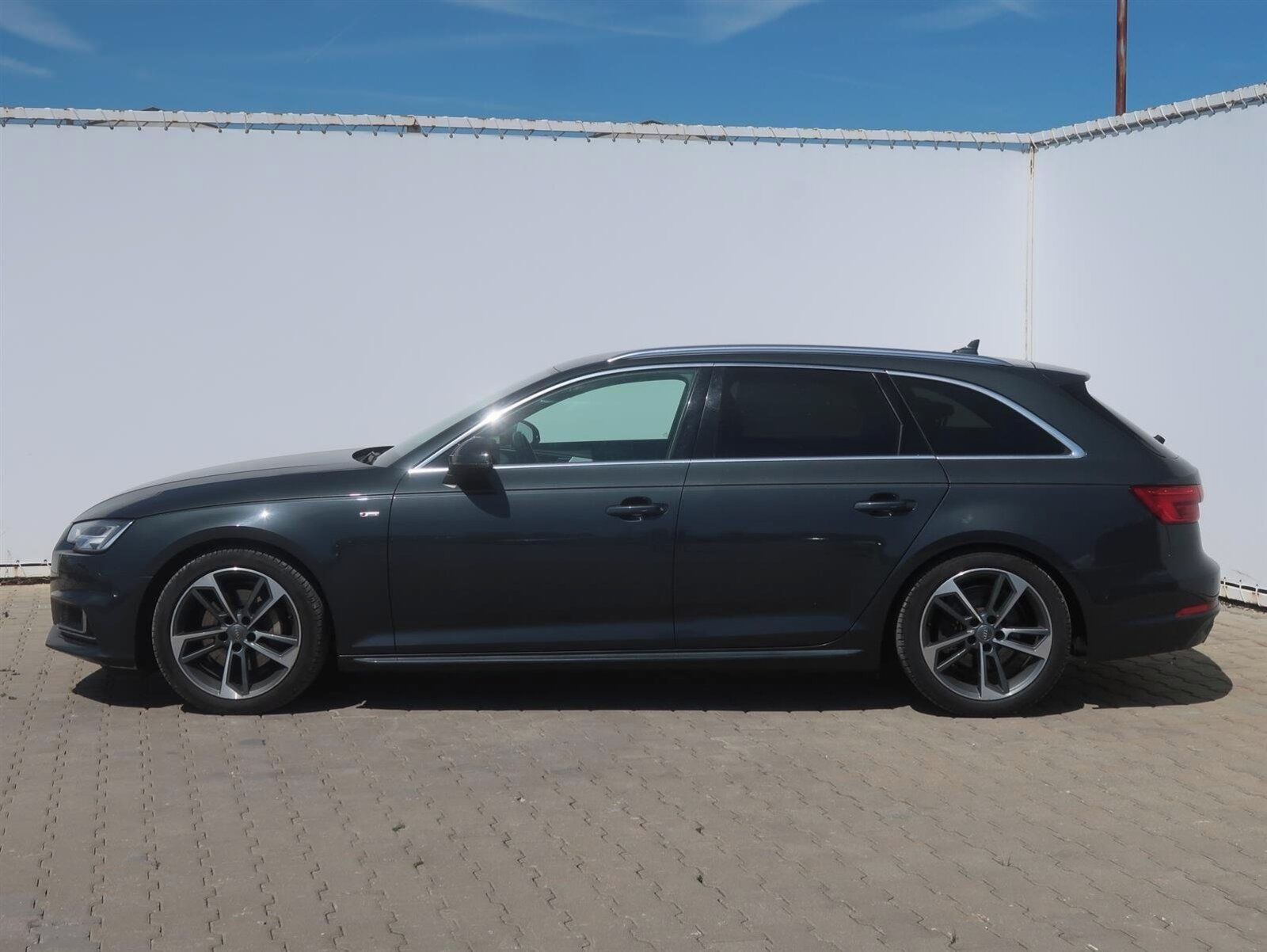 Audi A4, 3.0 TDI, S-Line, Automat - fotka 3