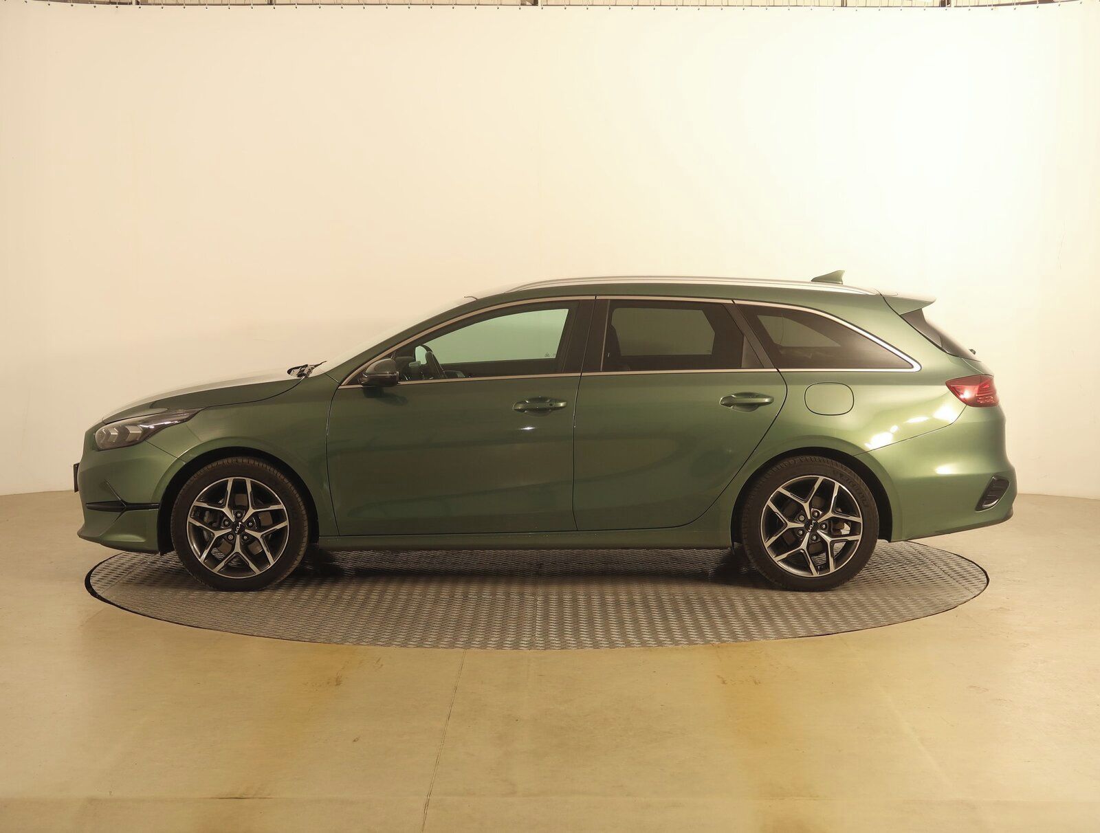 Kia Cee´d, 1.5 T-GDI, Serv.kniha - fotka 3