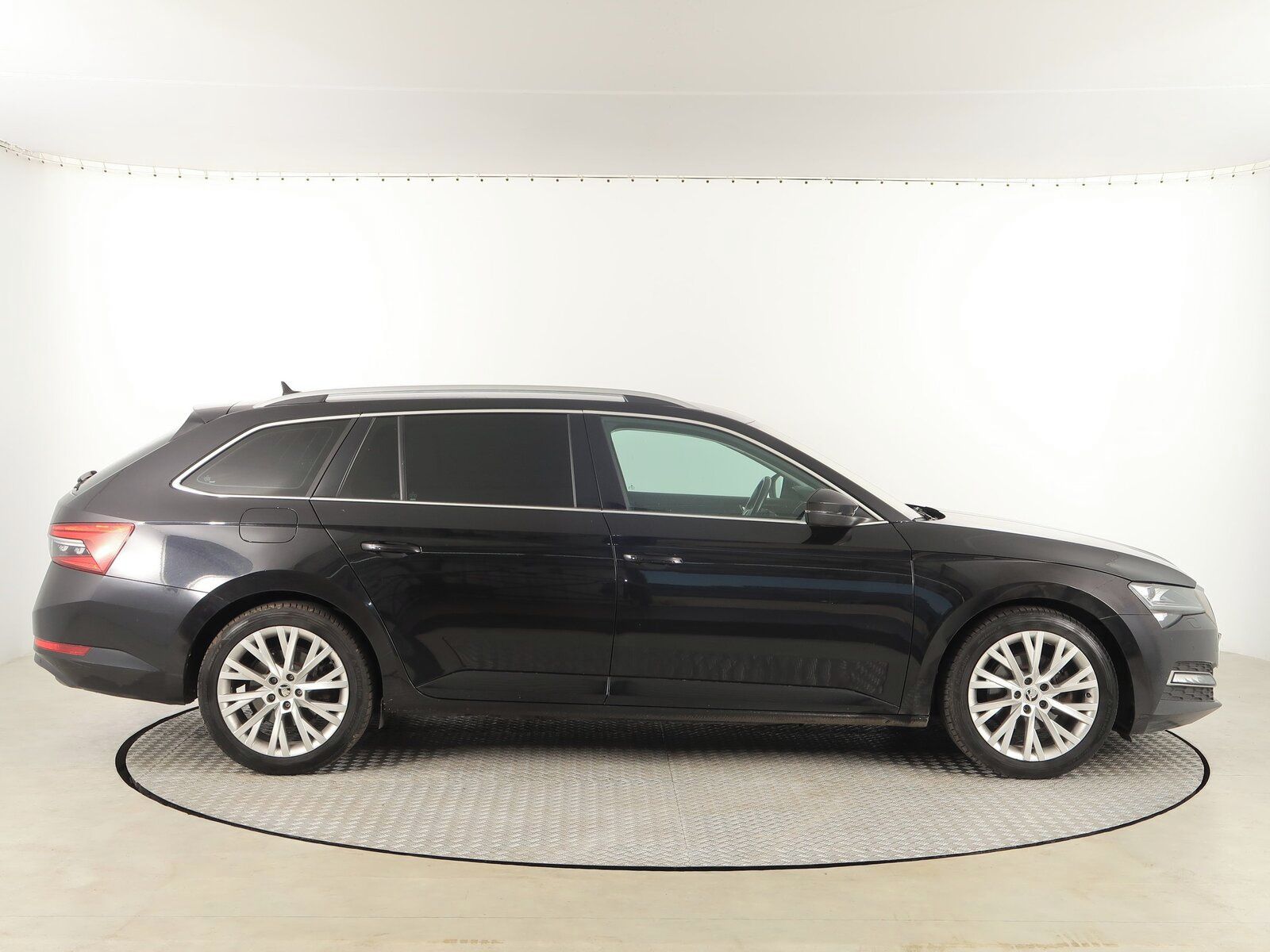 Škoda Superb, 2.0 TDI, 4X4, Automat - fotka 6