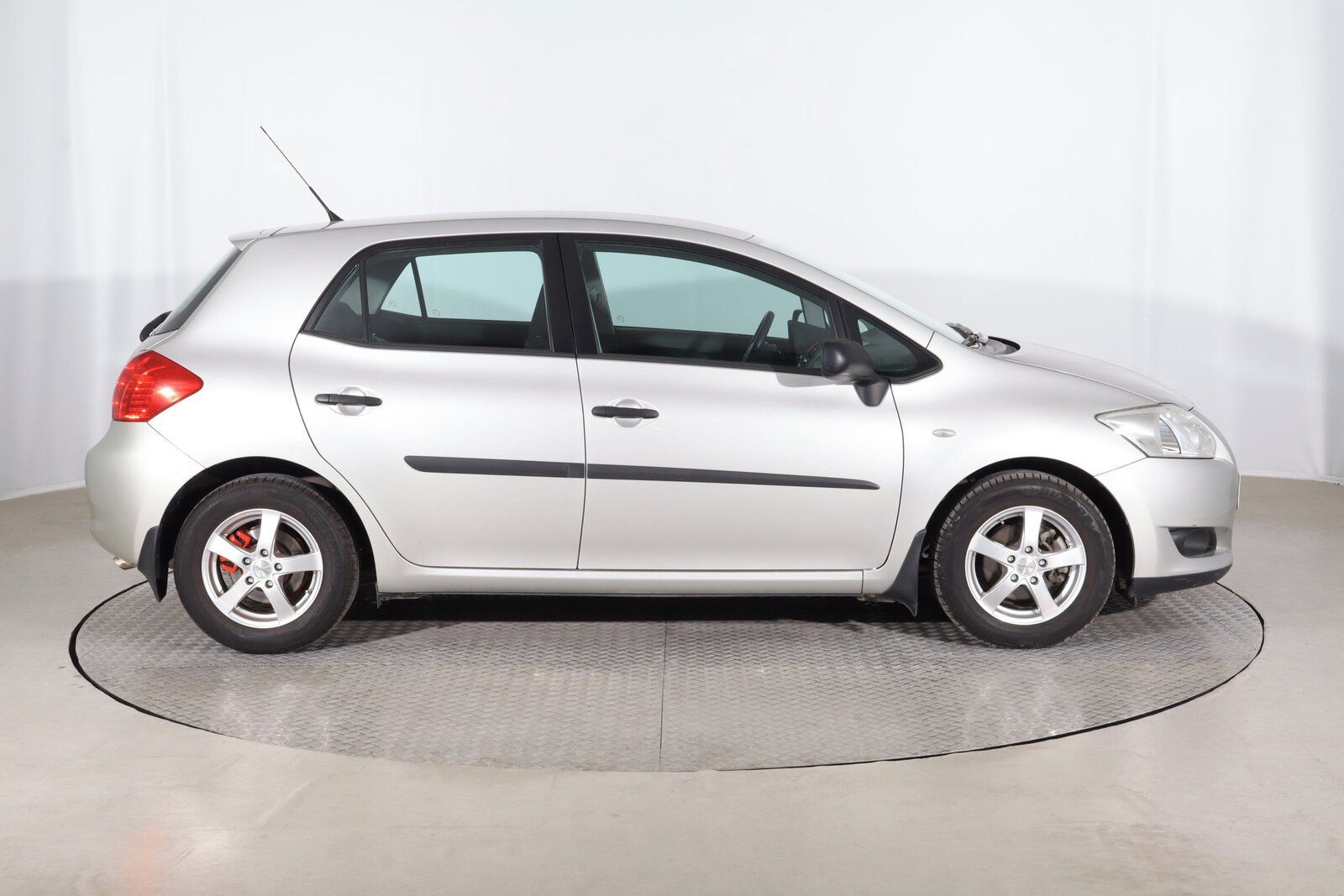 Toyota Auris, 1.3 Dual VVT-i, Serv.kniha - fotka 6