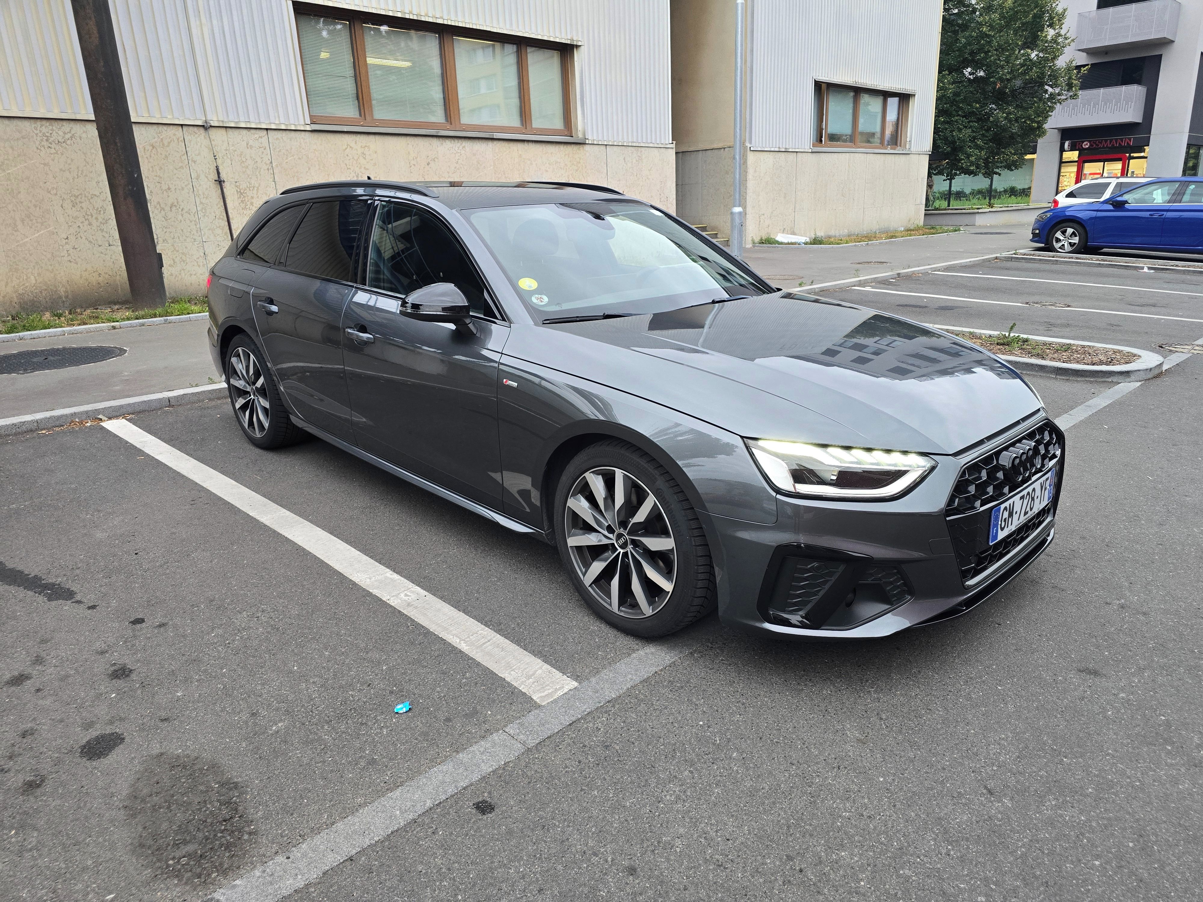 Audi A4, S-line Avant - fotka 4