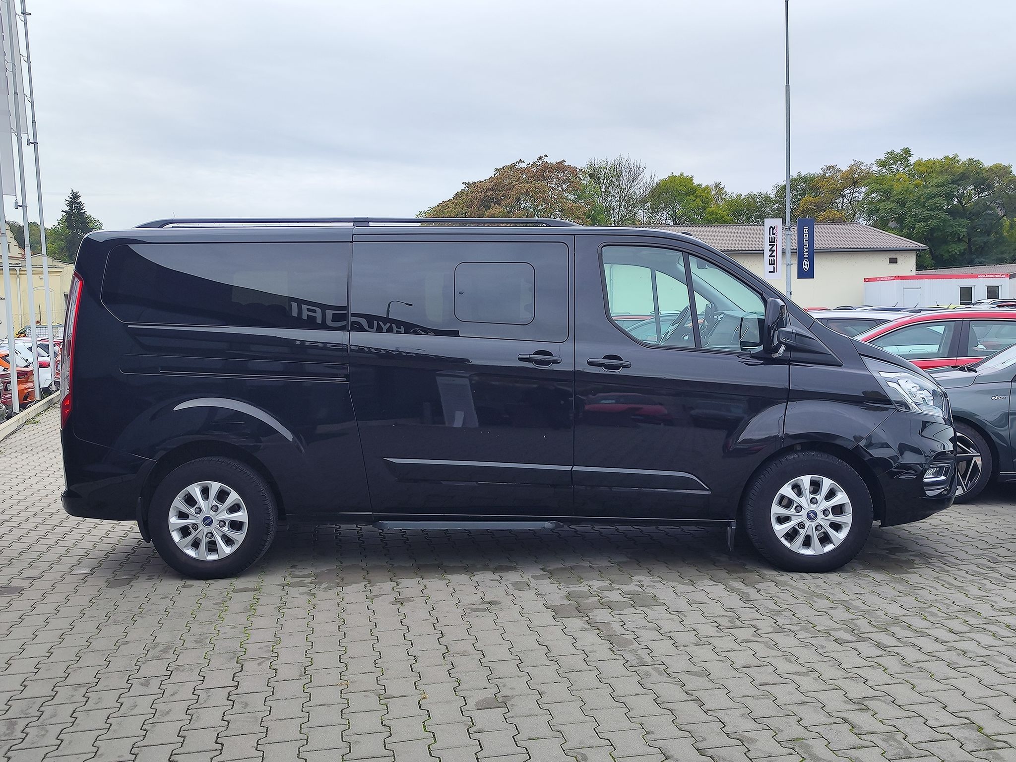 Ford Tourneo Custom, 2.0 EcoBlue/125kW Titanium L2 - fotka 4