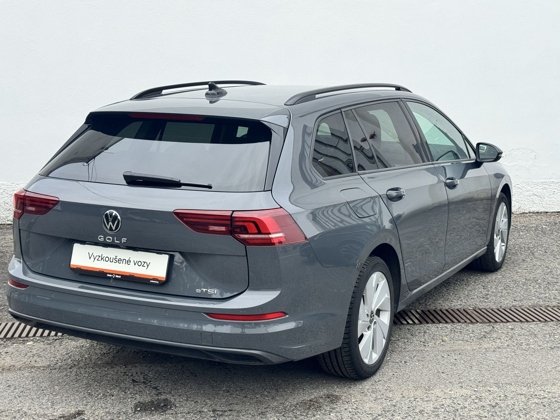 Volkswagen Golf, Variant 1.5 TSI Life DSG 85 kW - fotka 2