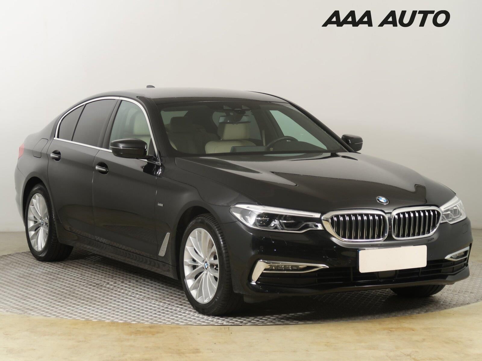 BMW Řada 5, 530i xDrive, Luxury Line, 4X4