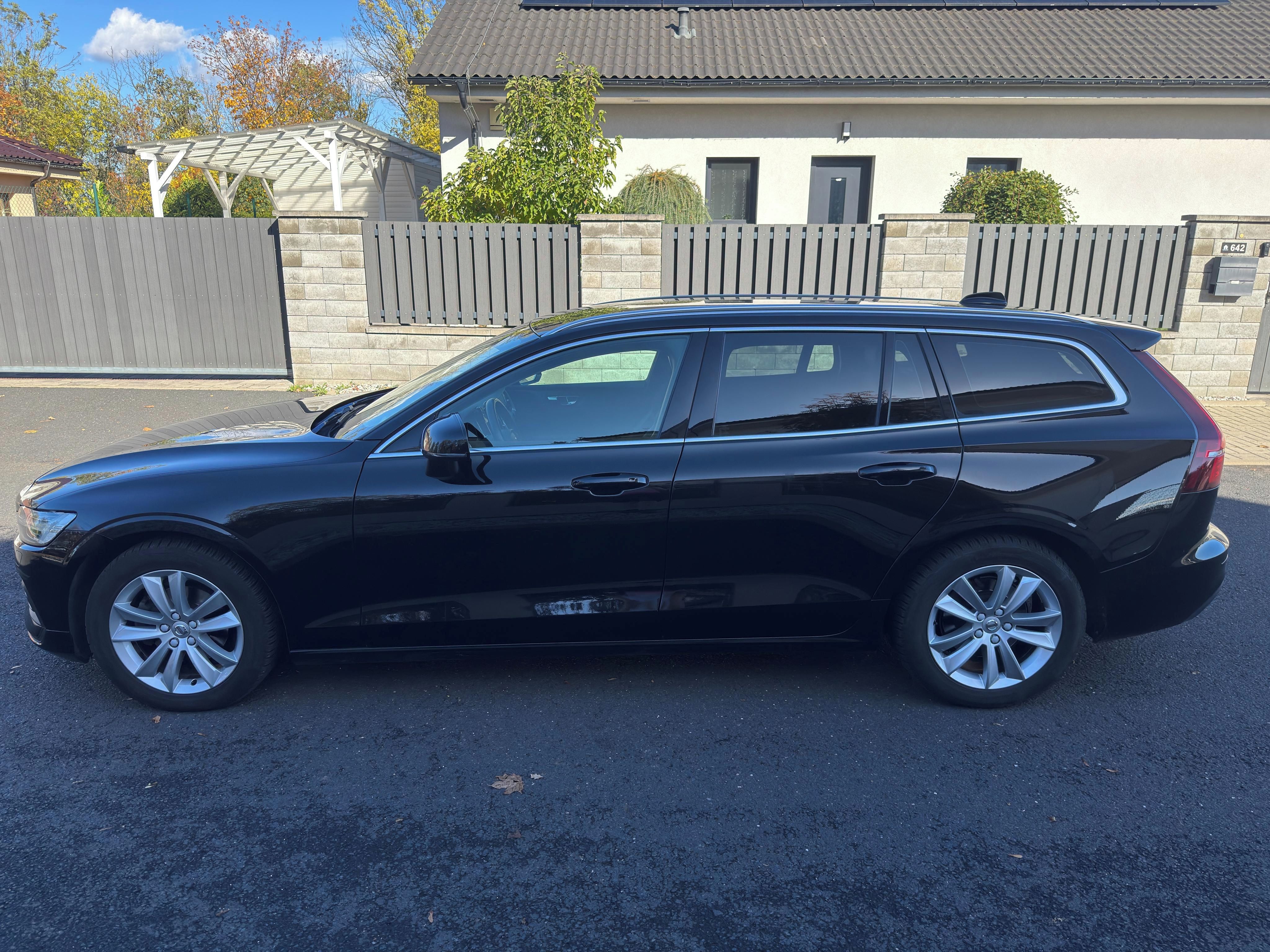 Volvo V60, Volvo V60 2.0 D4 140kW AT8 - fotka 2