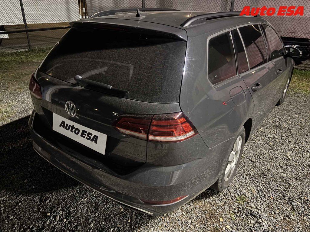 Volkswagen Golf, 1.6 TDi - fotka 2