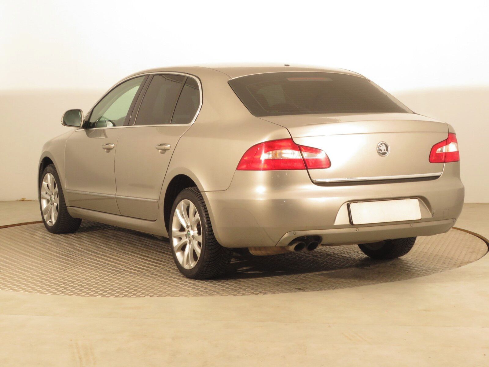 Škoda Superb, 2.0 TDI - fotka 4