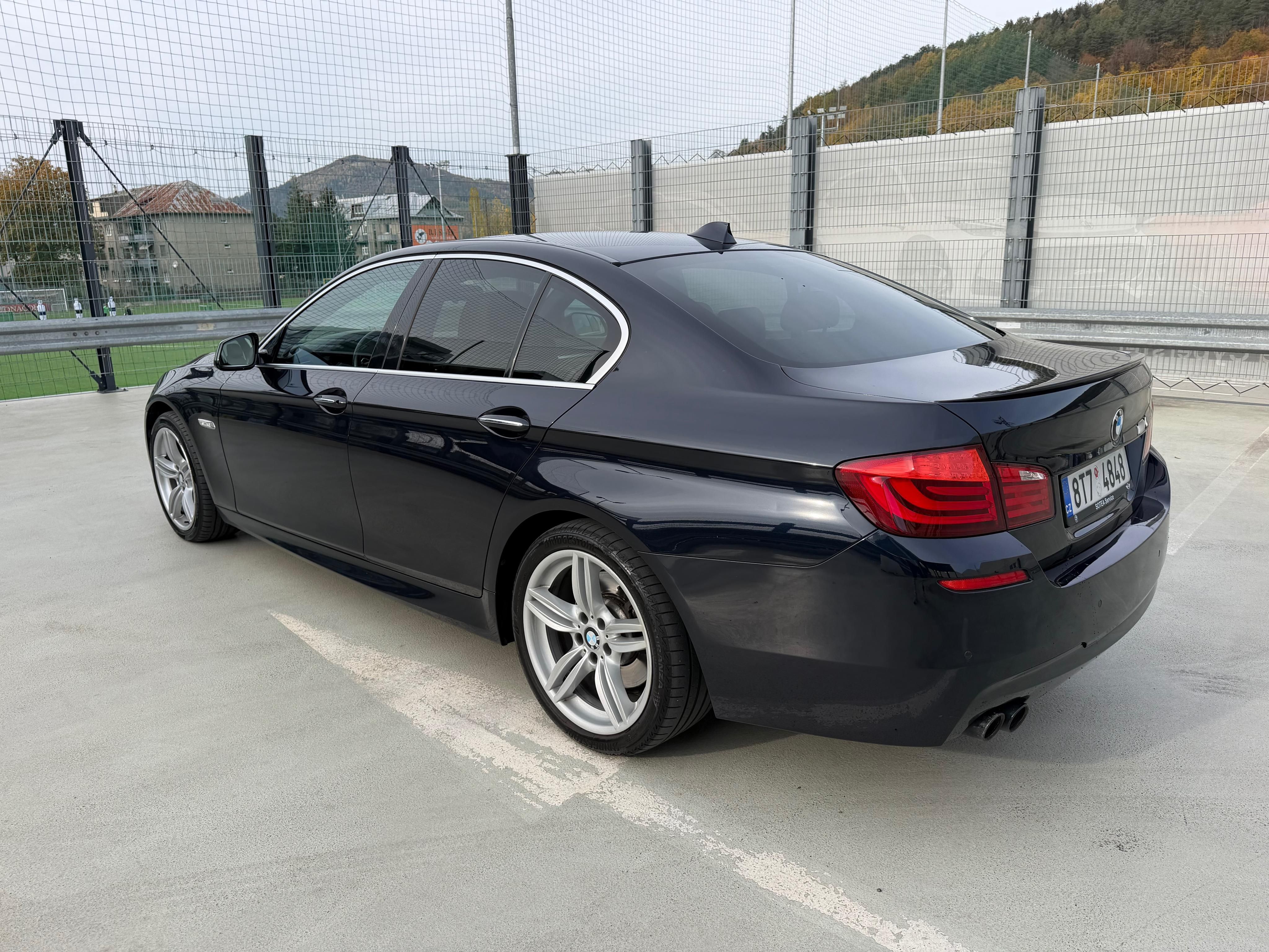 BMW Řada 5, 350d xDrive - fotka 3