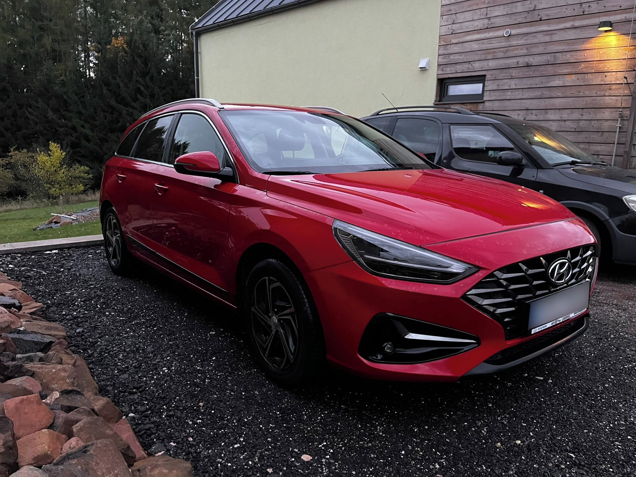 Hyundai i30, 1.5 DPi, tažné, vyhřev sedadel - fotka 2