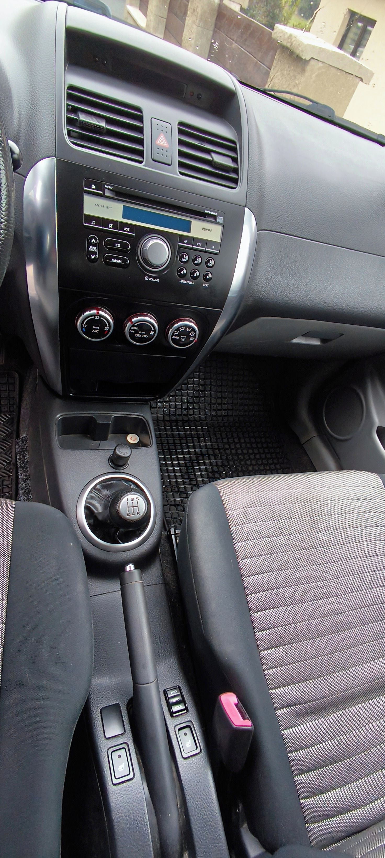 Suzuki SX4, Suzuki SX4 1,6 4x4 - fotka 4