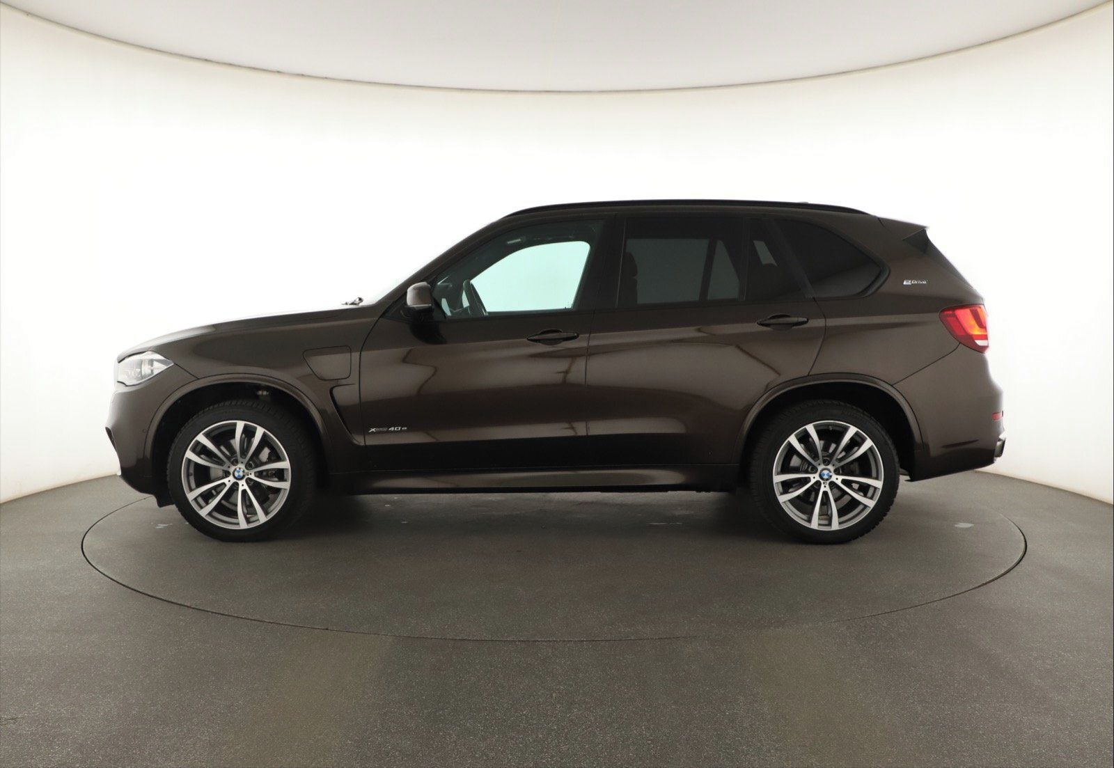 BMW X5, xDrive40e, M Paket, 4X4 - fotka 3