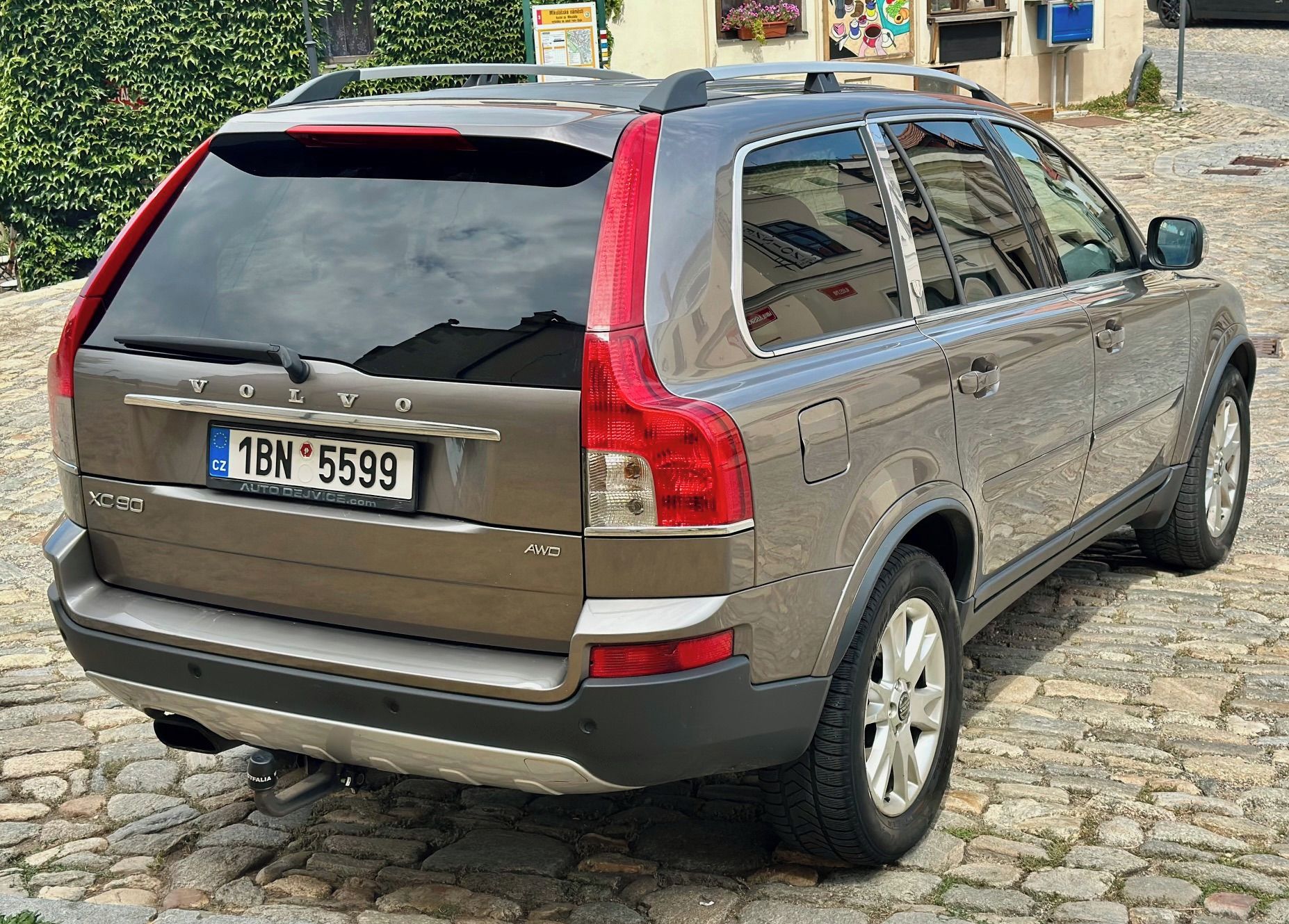Volvo XC90, D5 Executive, 7 míst - fotka 3
