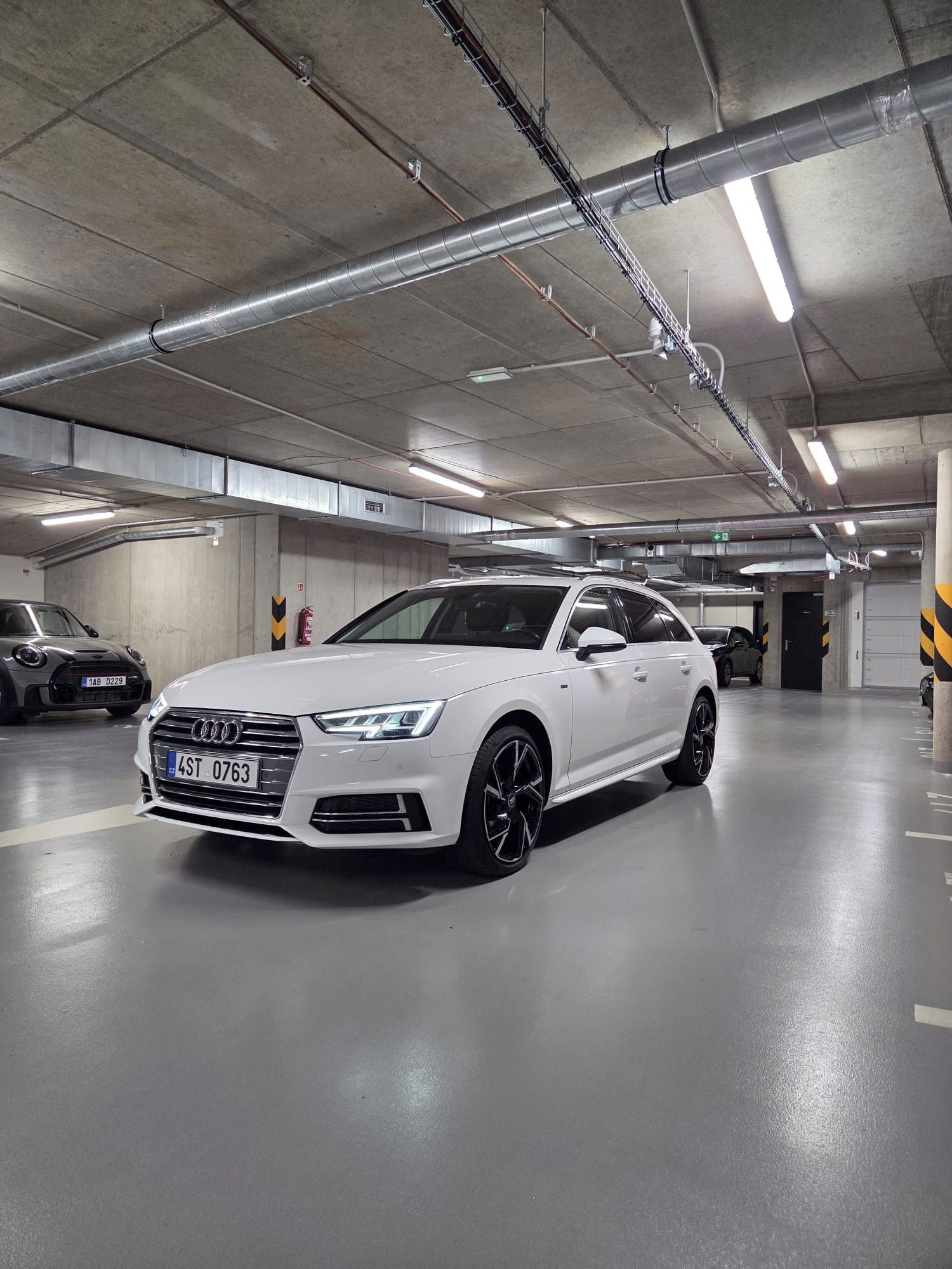 Audi A4 Avant, 2.0 TDI 110 kW | S line | Matr - fotka 6