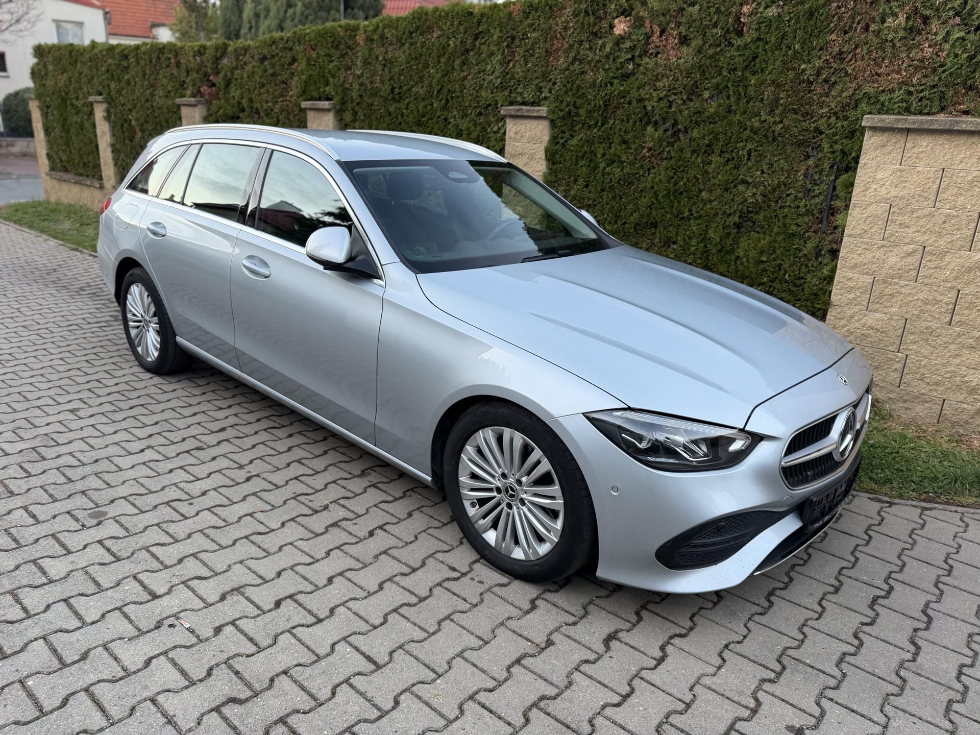 Mercedes-Benz Třídy C, 200D 9Gtronic-AVANTGARDE-Tažné - fotka 2