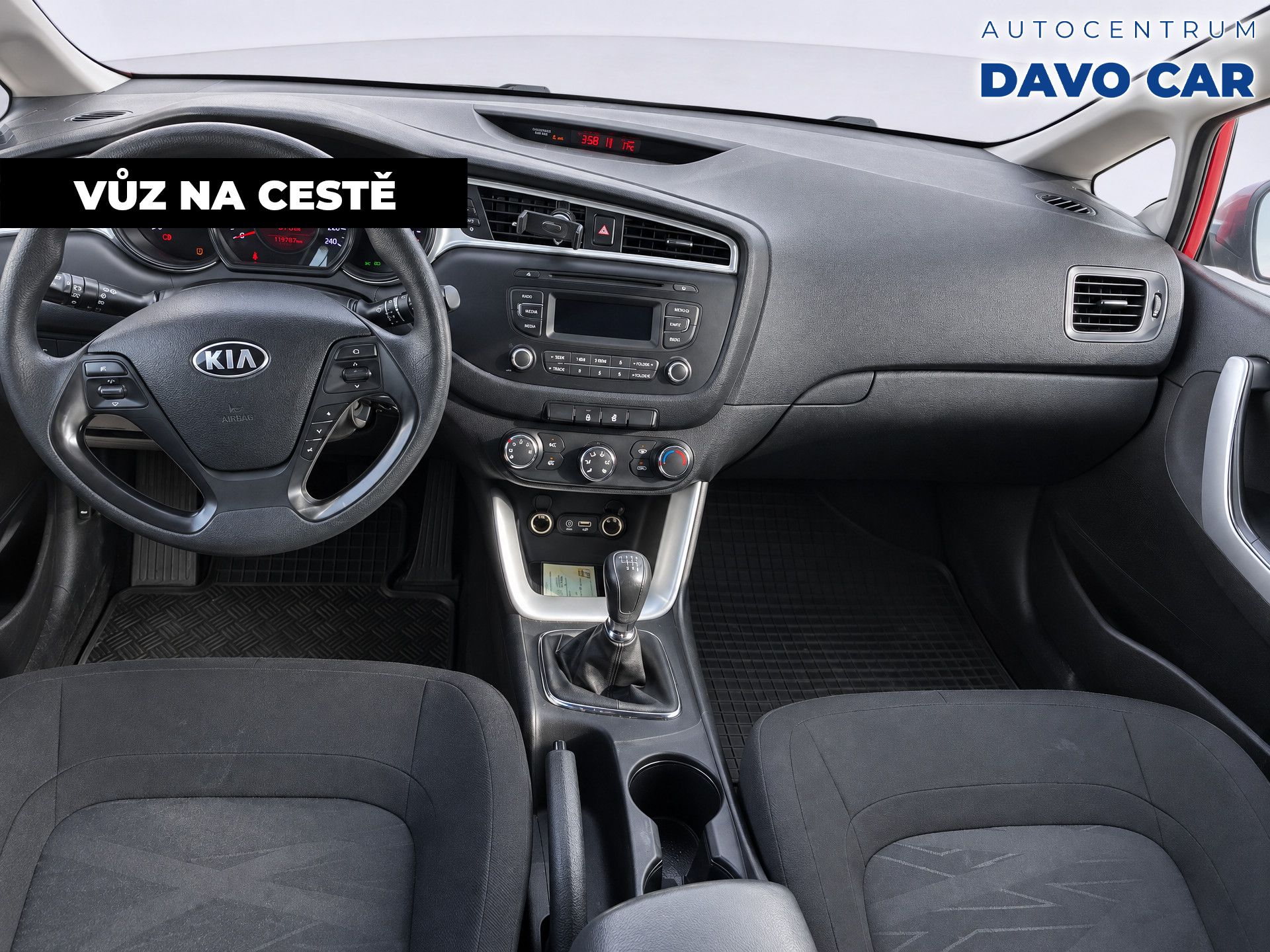 Kia Cee´d, 1,4 i 73kW Exclusive CZ DPH - fotka 3
