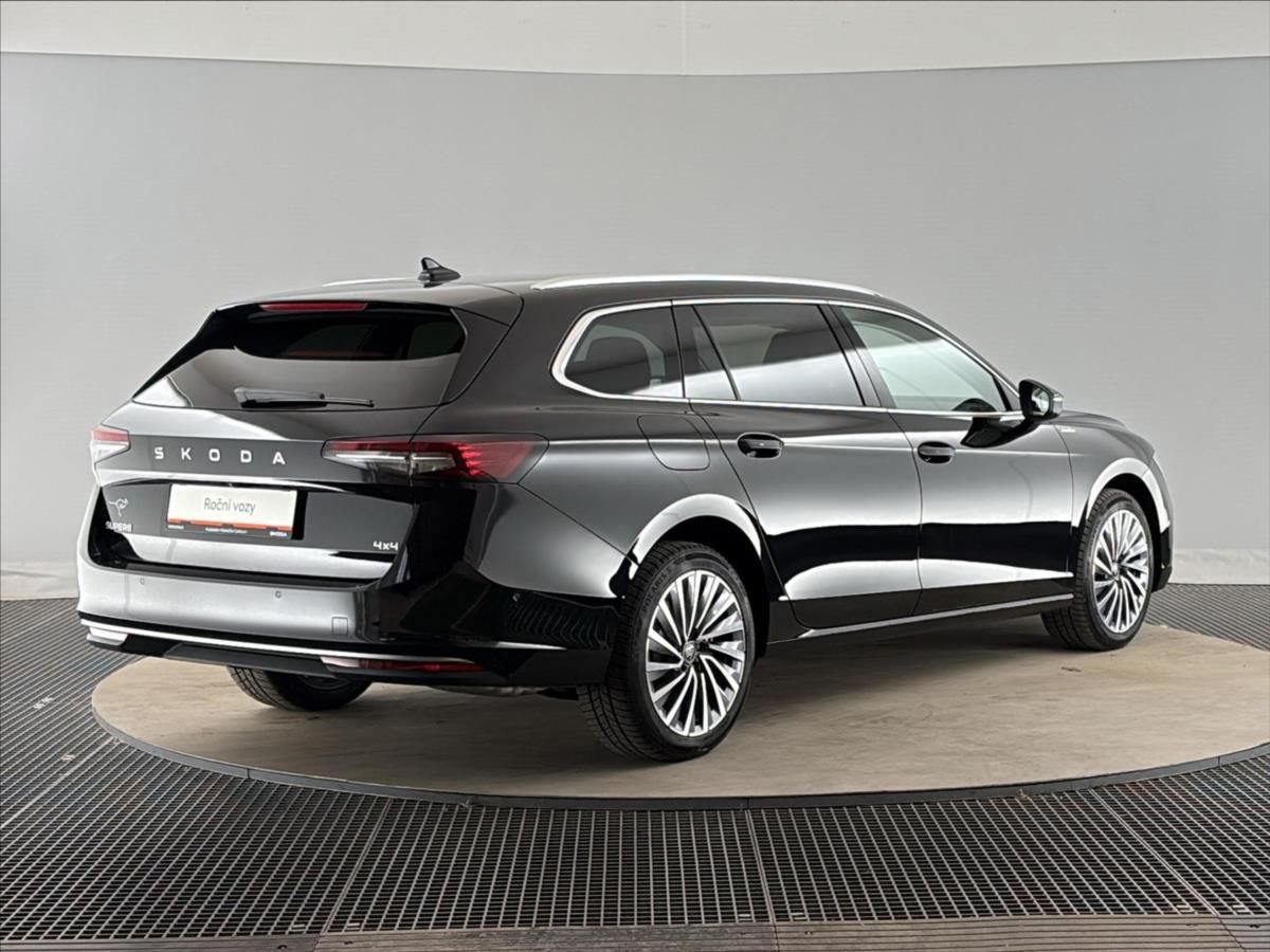 Škoda Superb, 2,0 TSI L&K combi DSG 4x4 - fotka 2