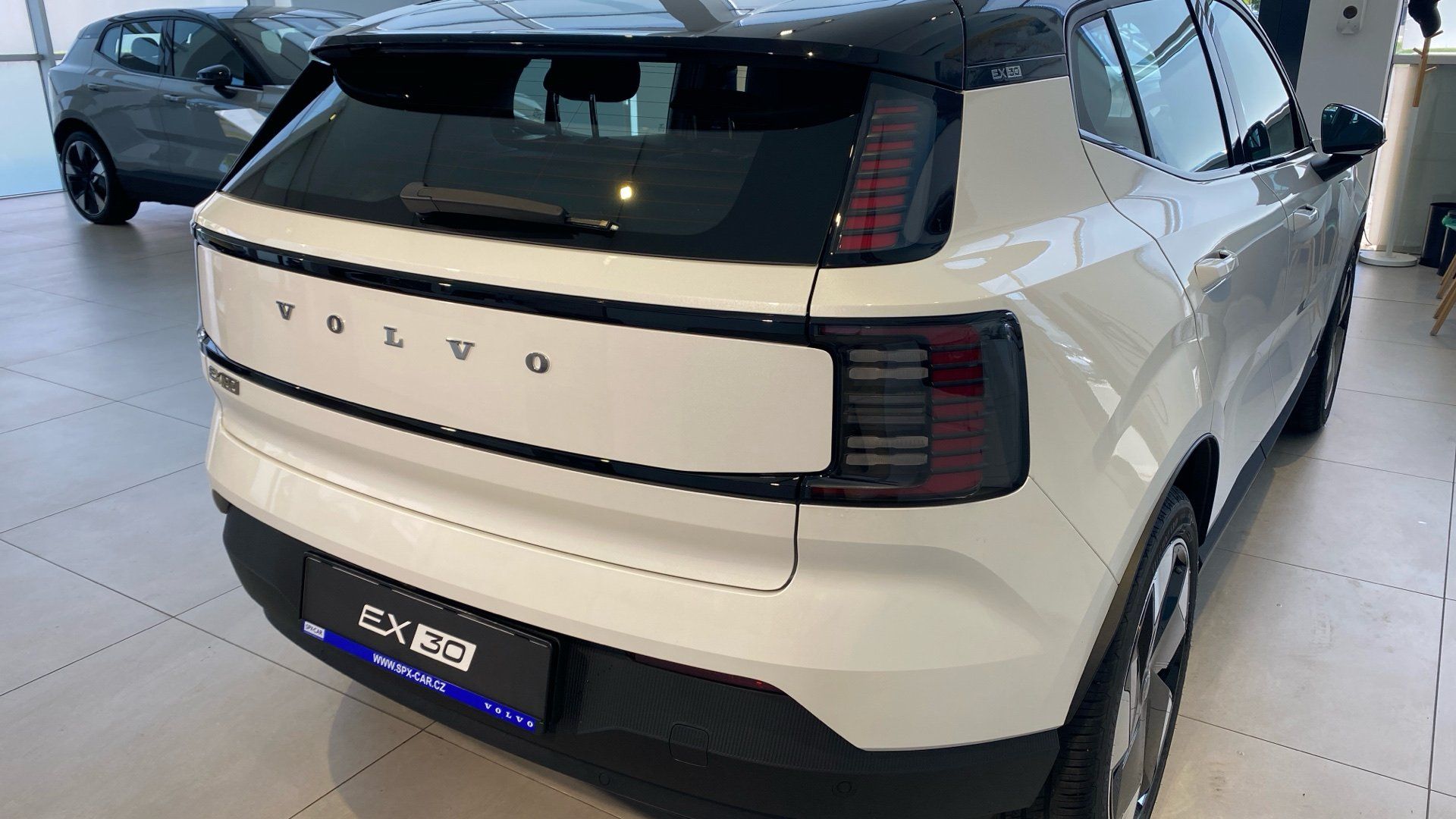 Volvo EX30, PLUS, P5 LONG RANGE electric, - fotka 6