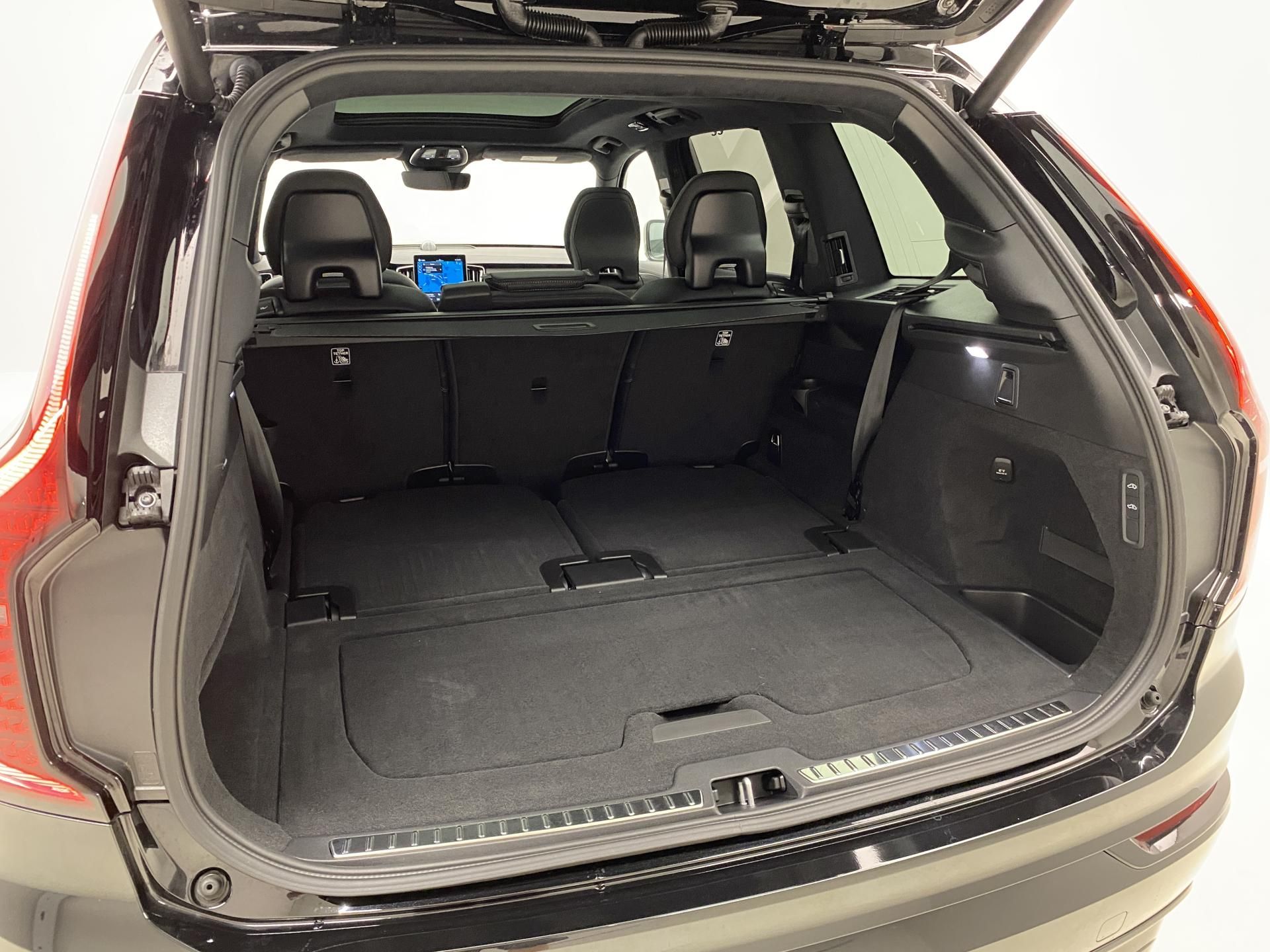 Volvo XC90, B5 AWD BLACK EDITION ULTRA 7 - fotka 5
