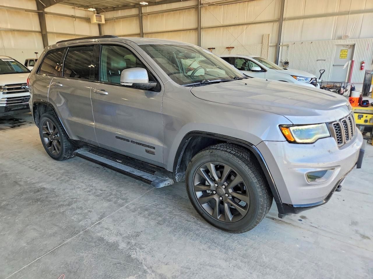 Jeep Grand Cherokee, Auto na cestě - fotka 4