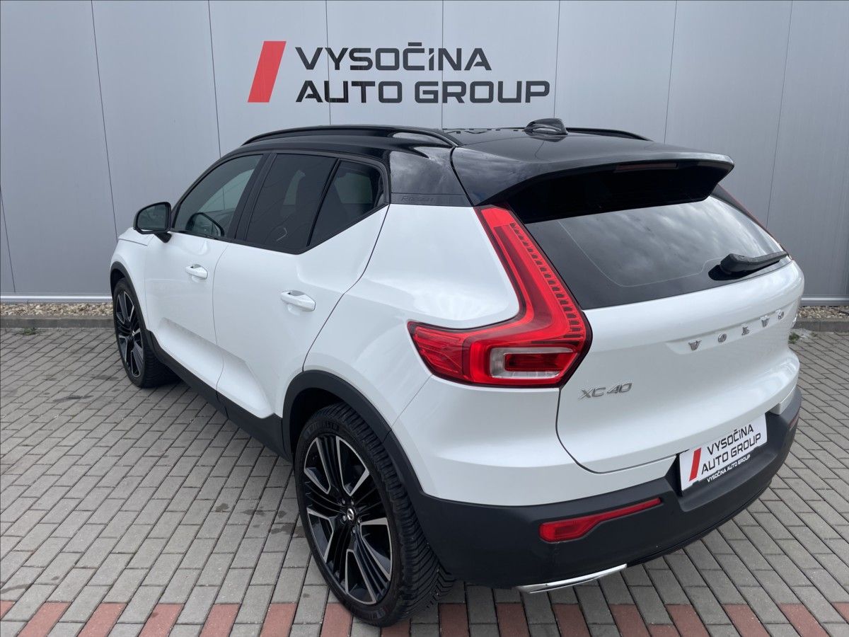 Volvo XC40, 2,0 D4 AWD R-Design Aut. - fotka 2