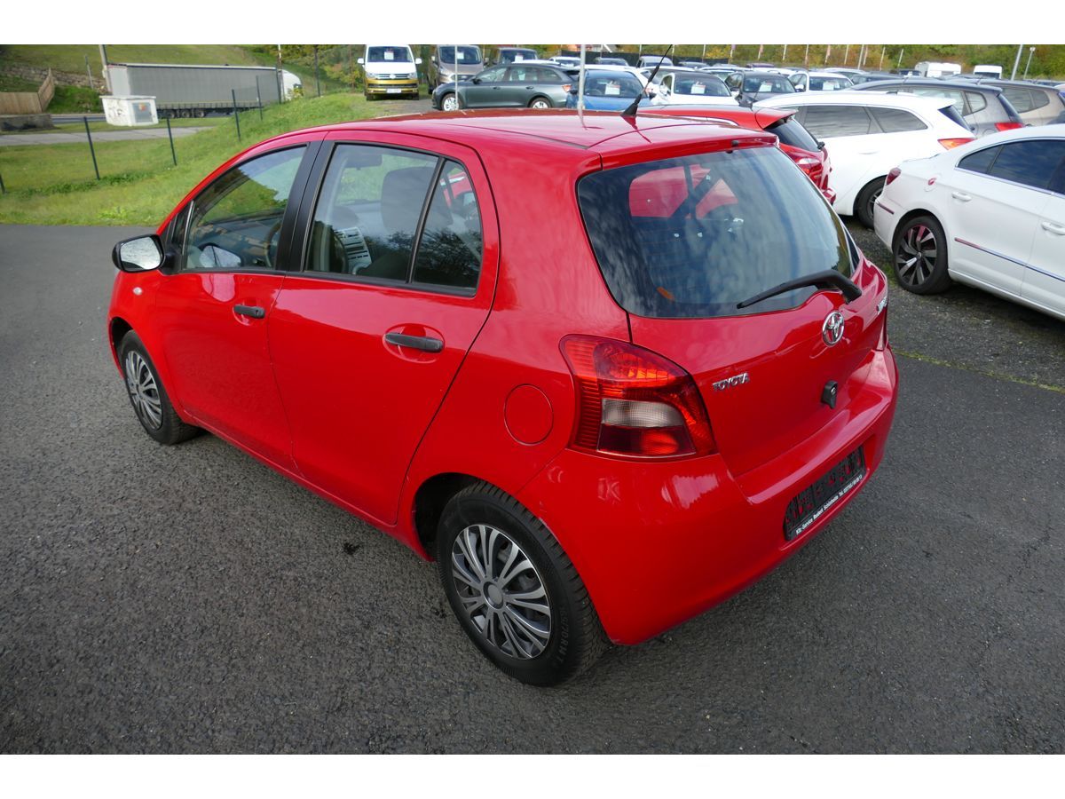 Toyota Yaris, 1,0 51KW - fotka 6