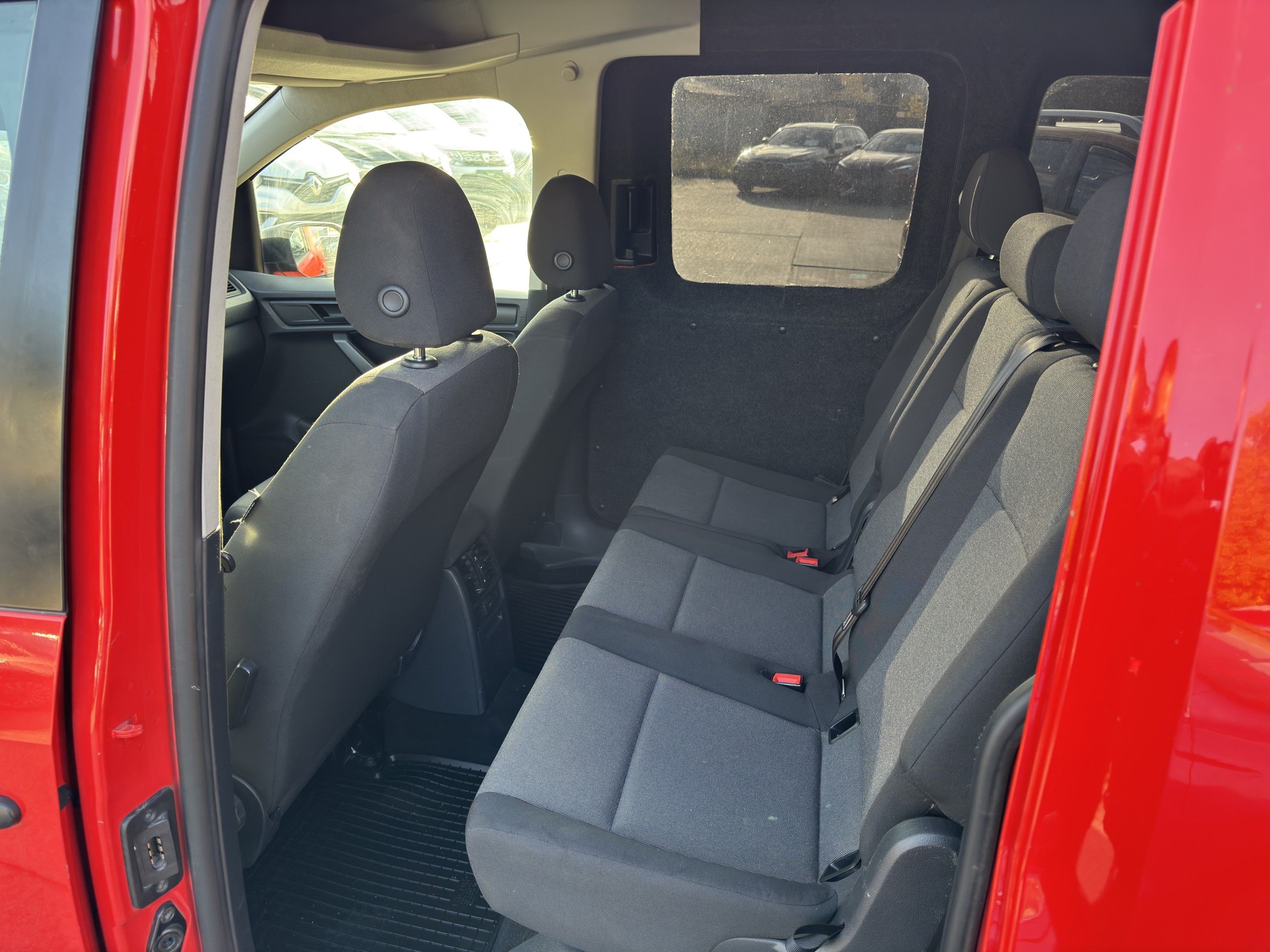 Volkswagen Caddy, 2.0 TDi 90 kW 4x4 - fotka 6
