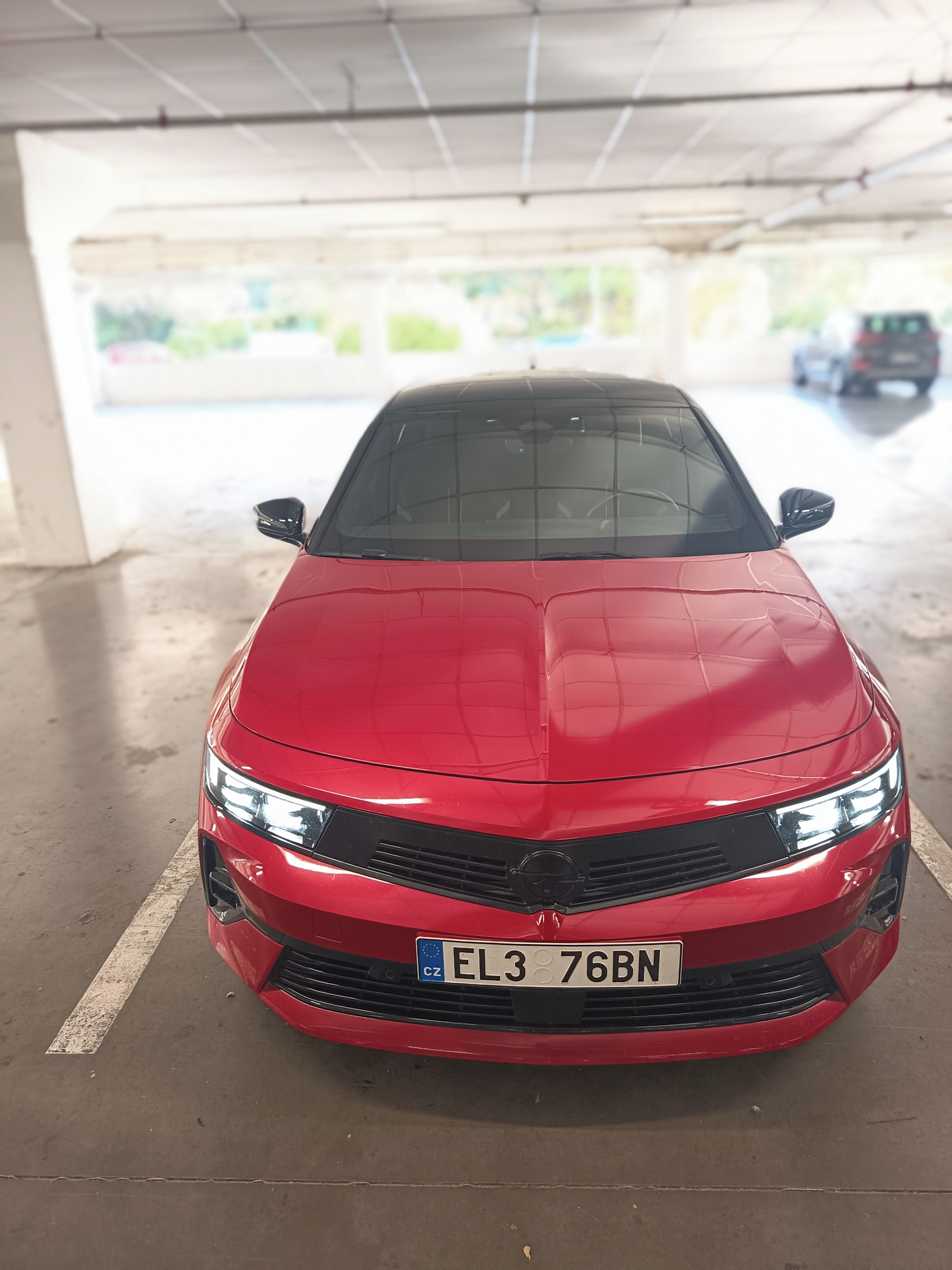 Opel Astra, Opel Astra 1.6 Plug-in Hybrid - fotka 5