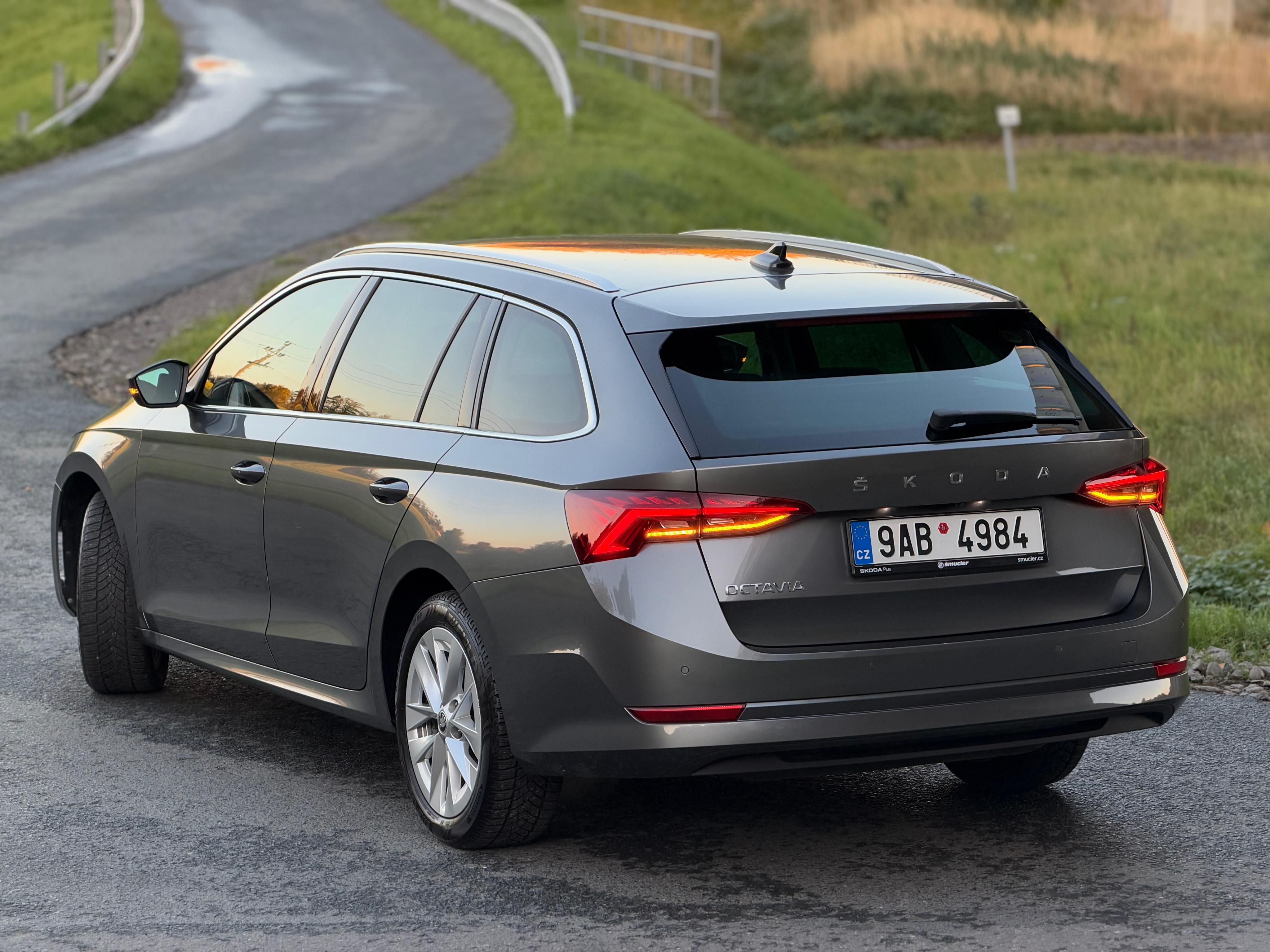 Škoda Octavia, 1.5 TSI G-Tec DSG Style Combi - fotka 2
