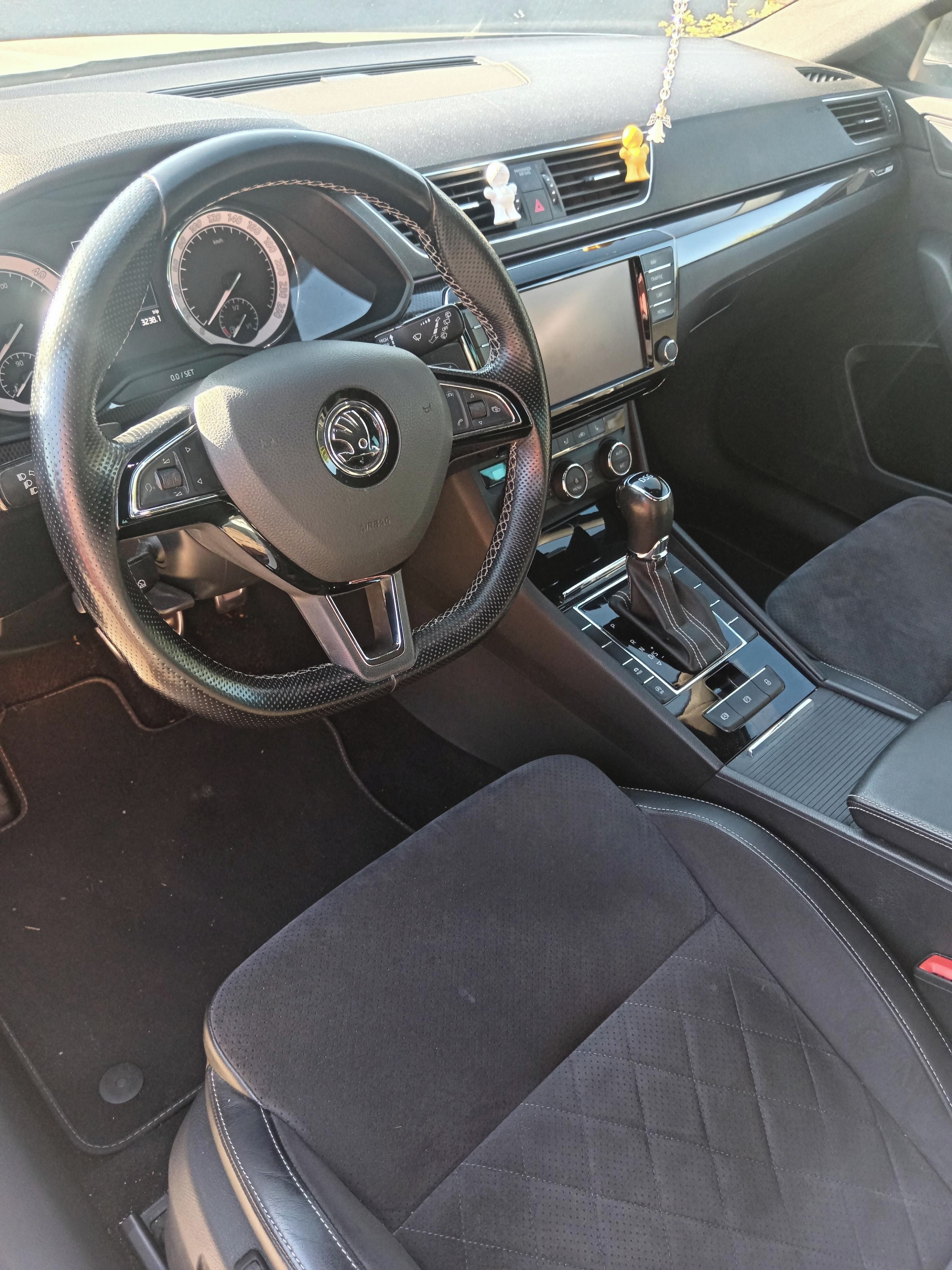 Škoda Superb, 2.0 tdi, Sportline, dsg - fotka 3