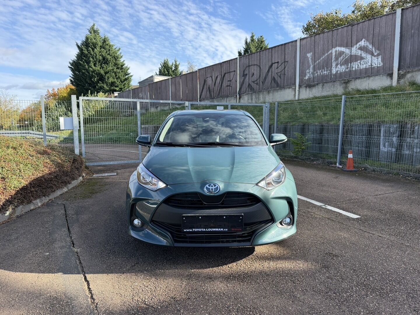 Toyota Yaris, 1.5 HEV 116 LIMITED výbava - fotka 2