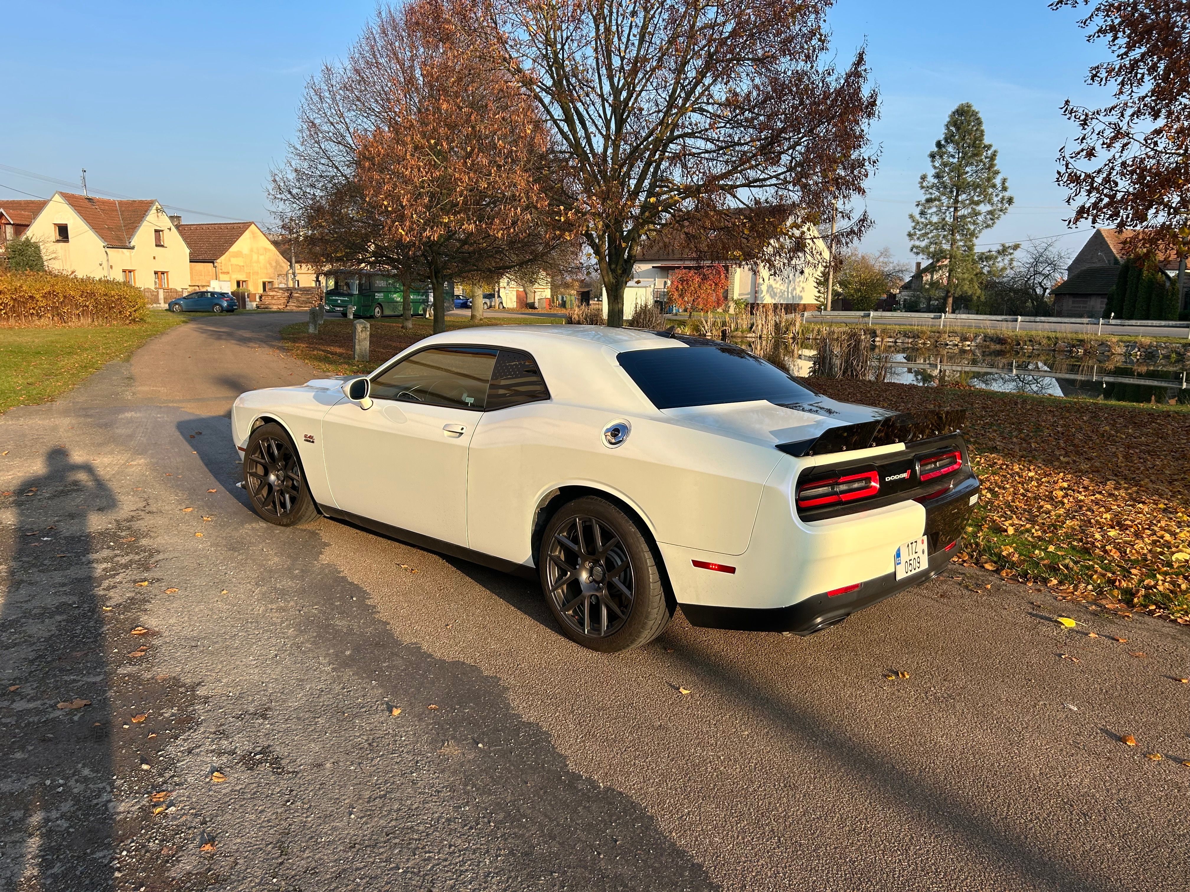 Dodge Challenger, Dodge Challenger SRT 6.4 - fotka 5