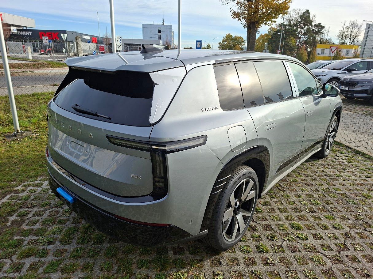 Škoda Peaq, 90x 220 kW 4x4 Exclusive 7míst - fotka 4