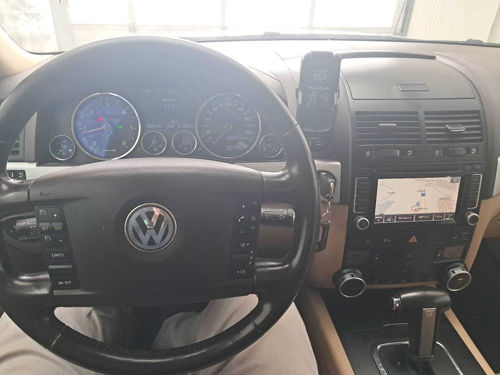 Volkswagen Touareg, 3.0 TDI, 4X4, Automat, Navi - fotka 3