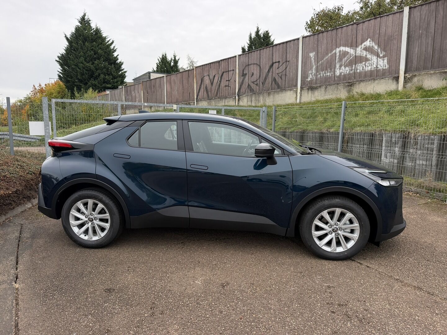 Toyota C-HR, 1.8. HEV Comfort Business - - fotka 3