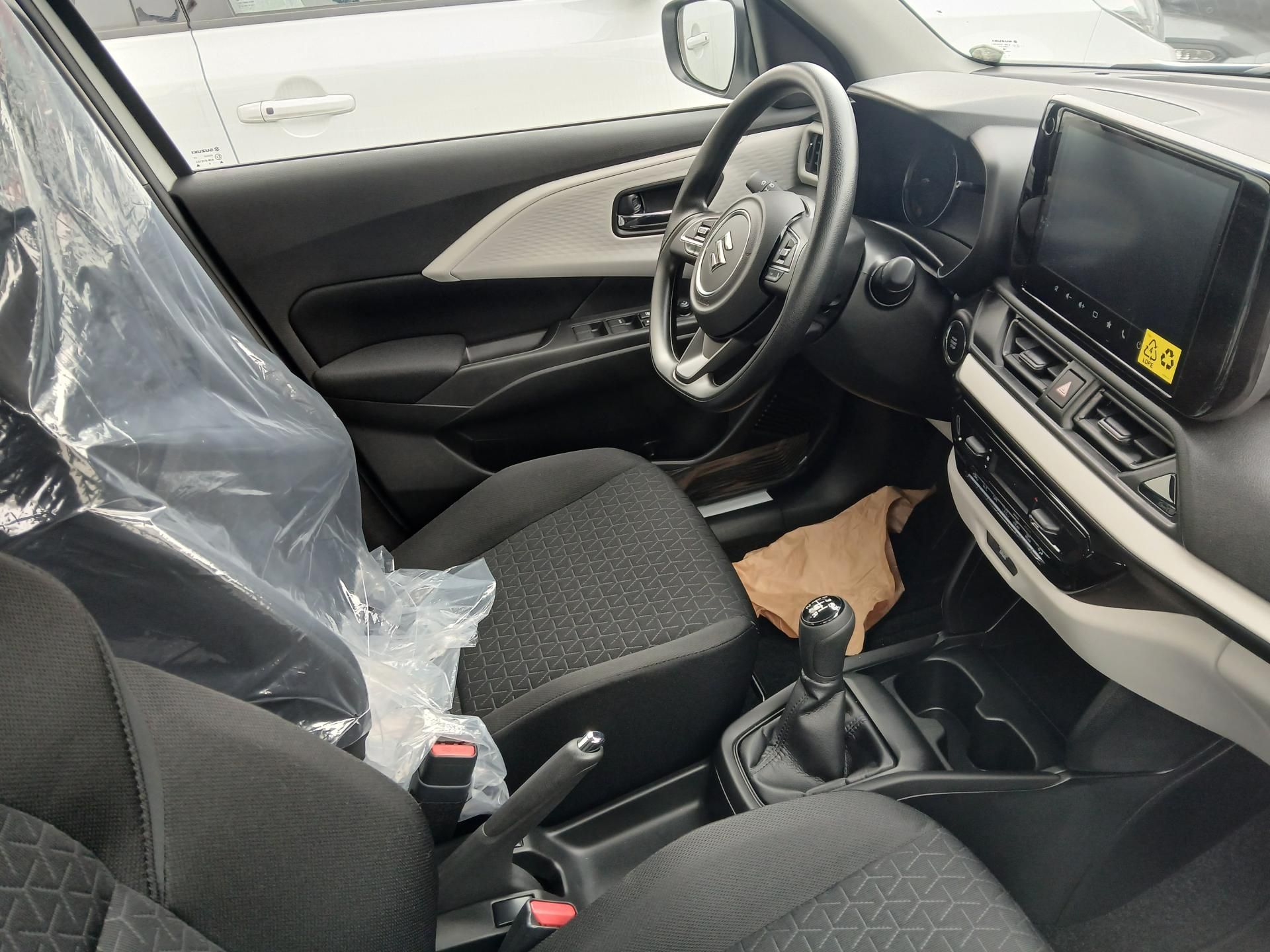 Suzuki Swift, SWIFT 1,2 COMFORT HYBRID - fotka 5