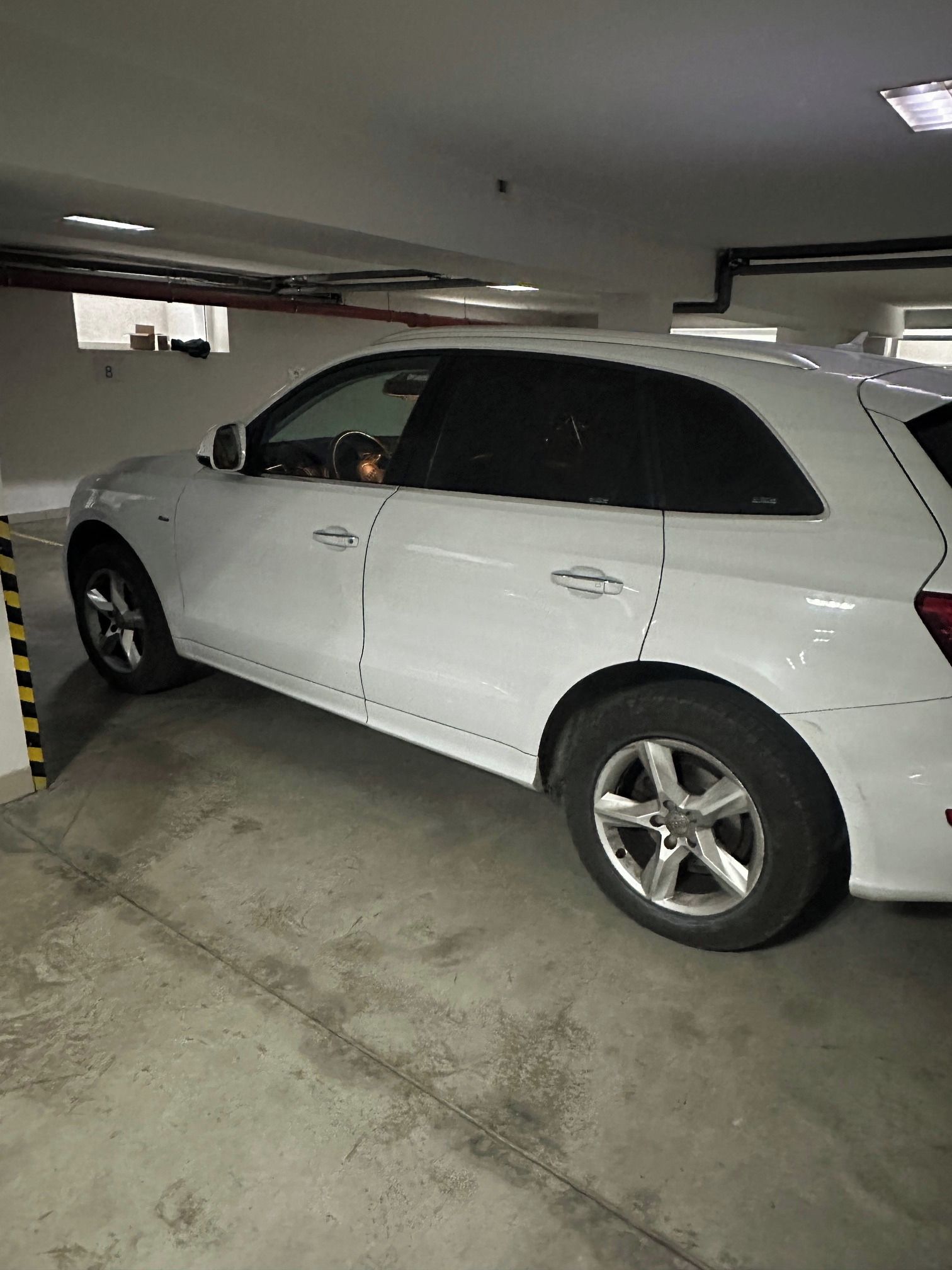 Audi Q5, 2.0 TDI, servisováno - fotka 2
