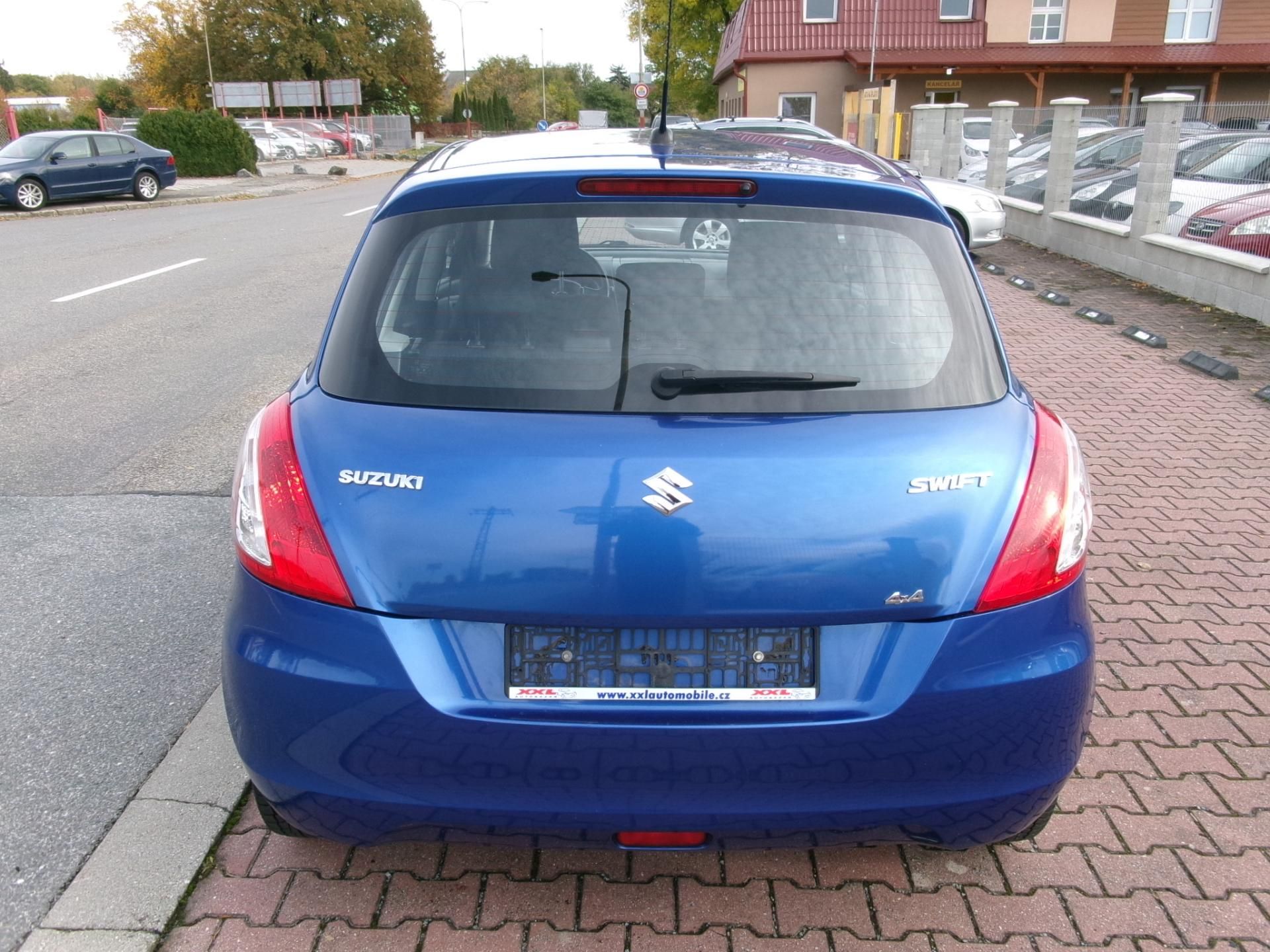 Suzuki Swift, 1,3i KLIMA 4x4 VÝHŘEV USB - fotka 6